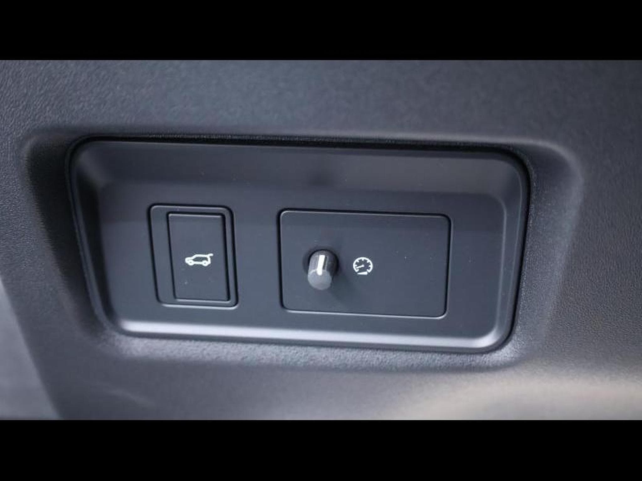 Jaguar E-Pace D165 R-Dynamic S AWD Auto (2024) - Photo 25