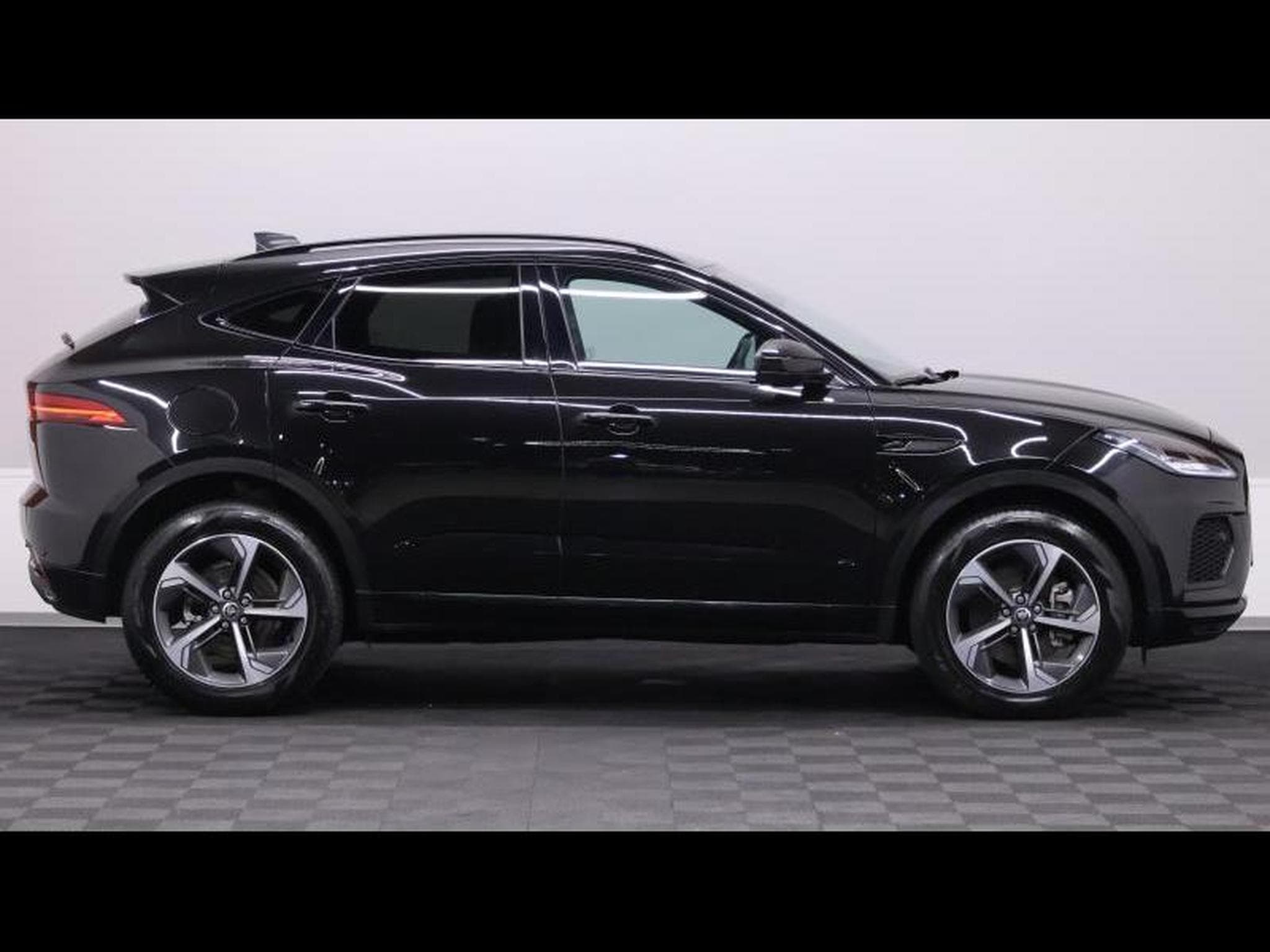 Jaguar E-Pace D165 R-Dynamic S AWD Auto (2024) - Photo 3