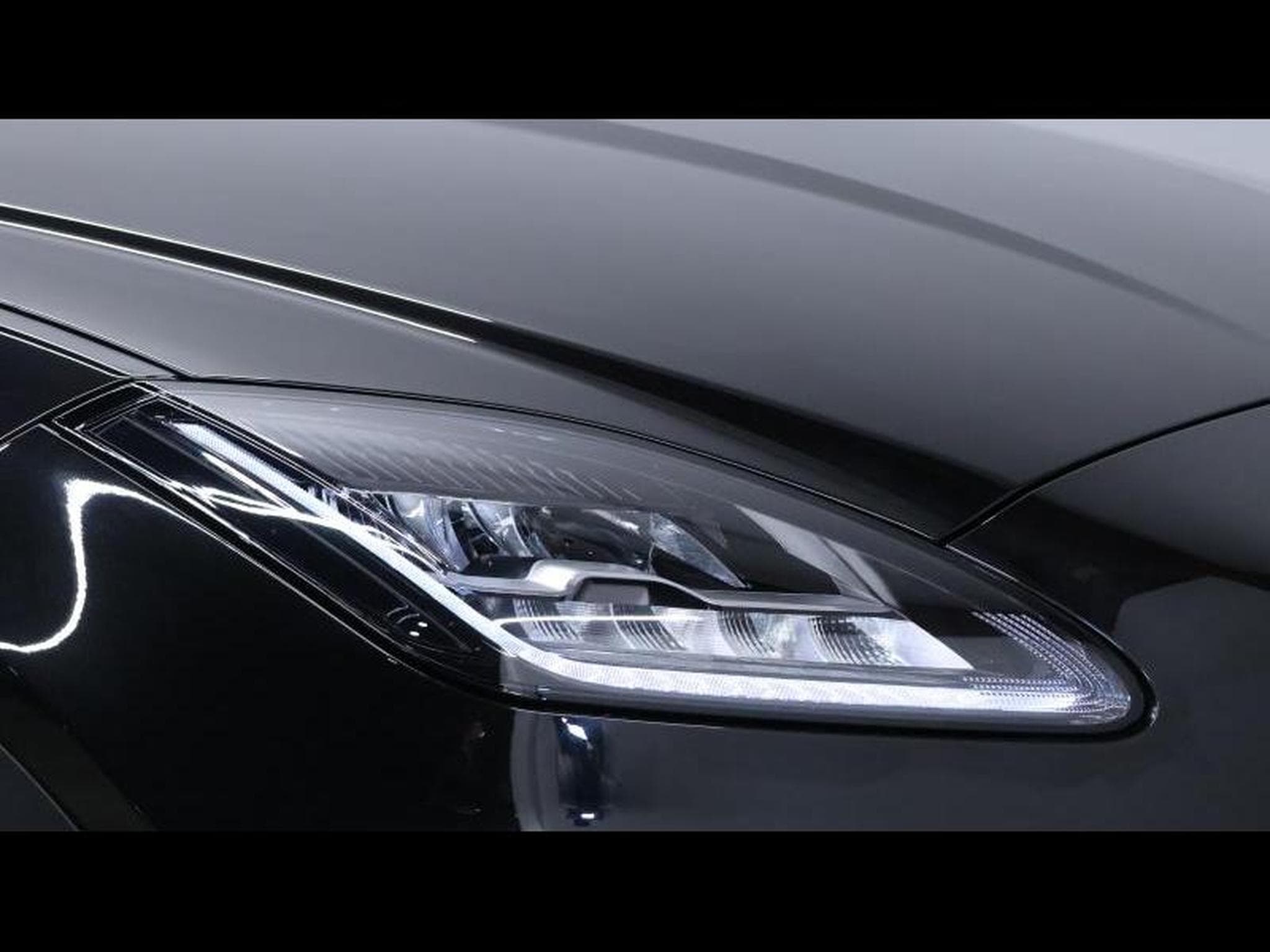 Jaguar E-Pace D165 R-Dynamic S AWD Auto (2024) - Photo 6
