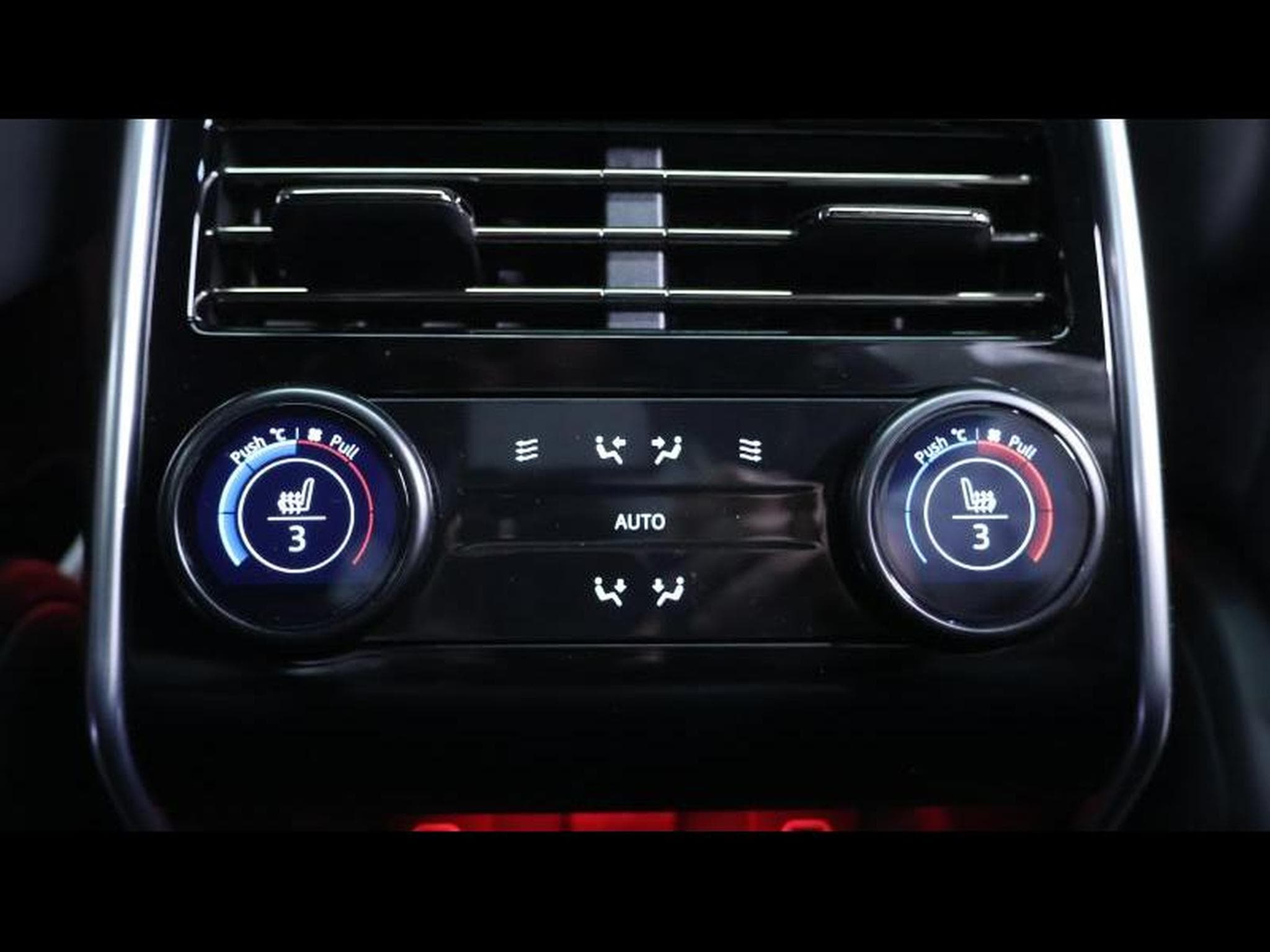 Land-Rover Range Rover SV P615 AWD Auto (2023) - Photo 25