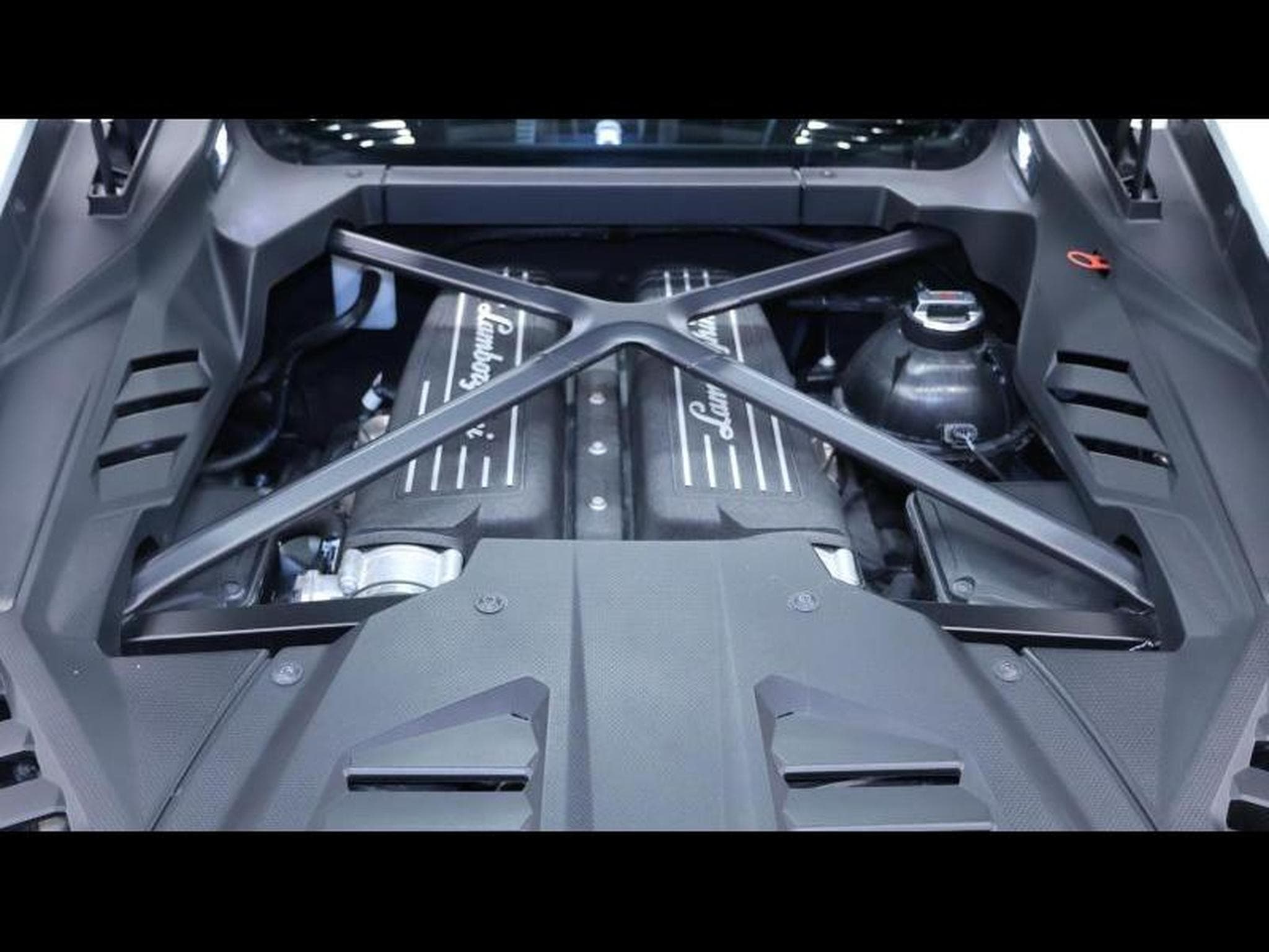 Lamborghini Huracán 5.2 V10 640 EVO (2019) - Photo 28