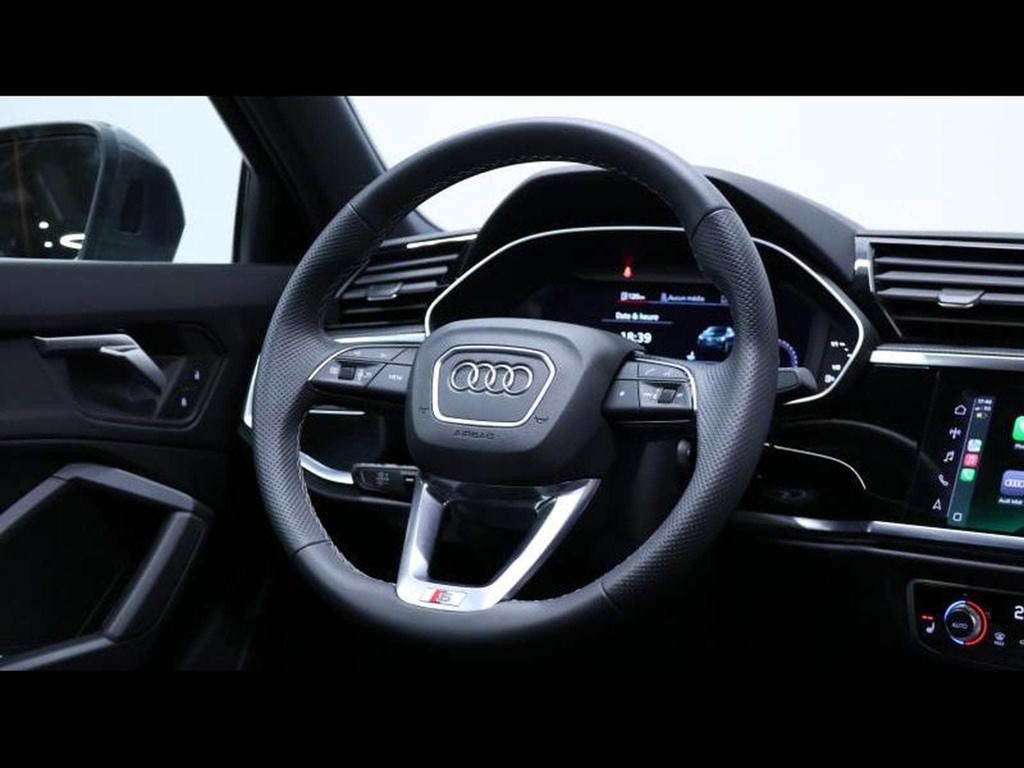 Audi Q3 35 TDI S-Line S-Tronic (2025) - Foto 14