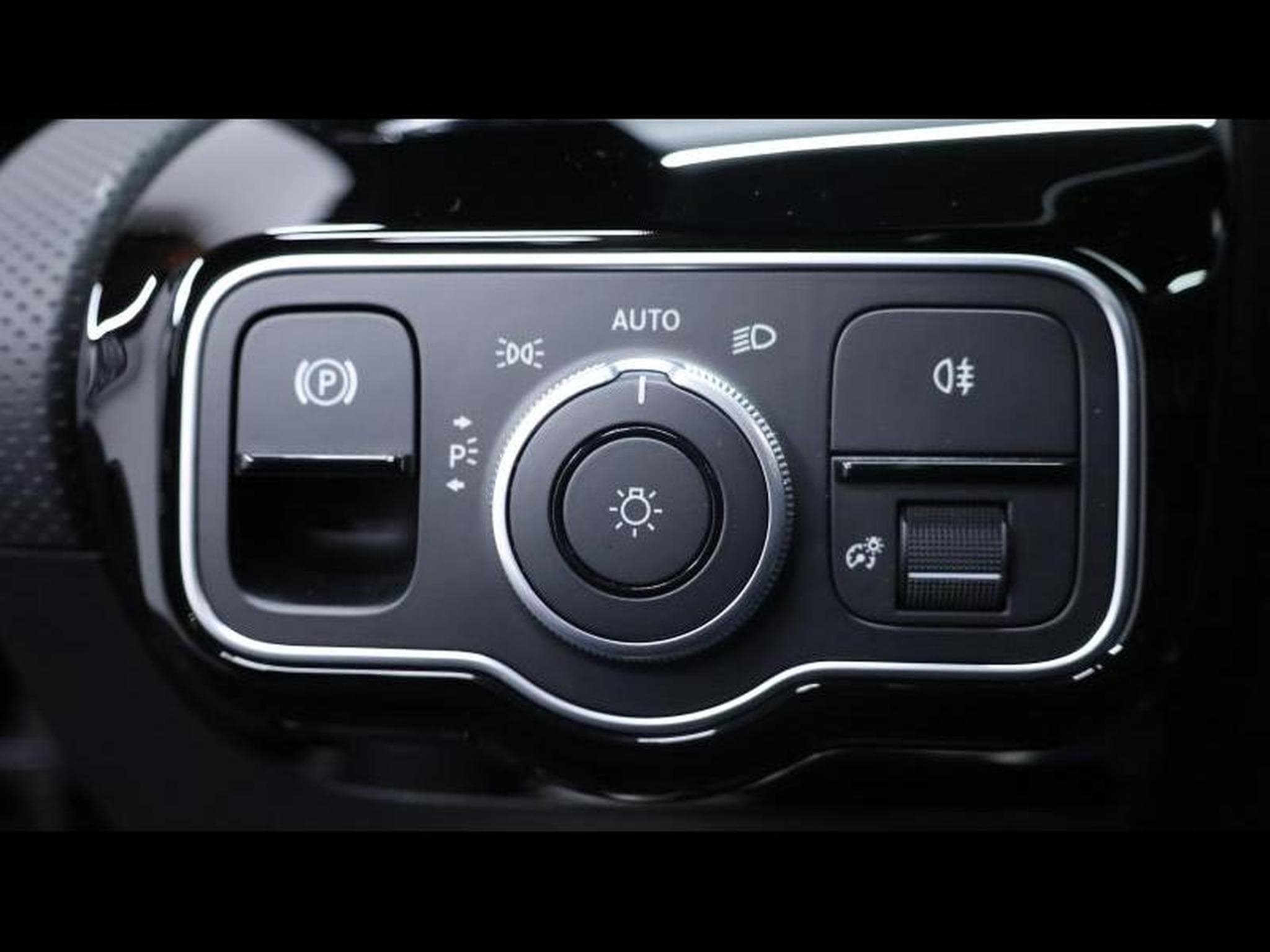 Mercedes A 180 AMG Line 7g-DCT (2024) - Photo 25