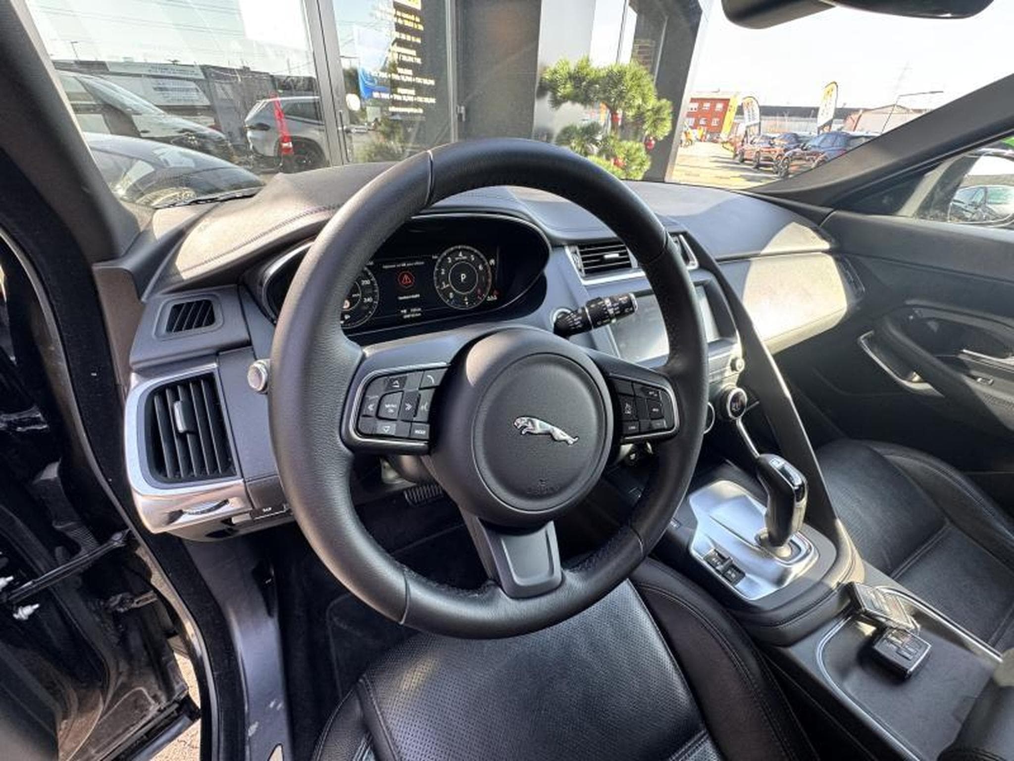 Jaguar E-Pace R-Dynamic S 2019 (2019) - Photo 4