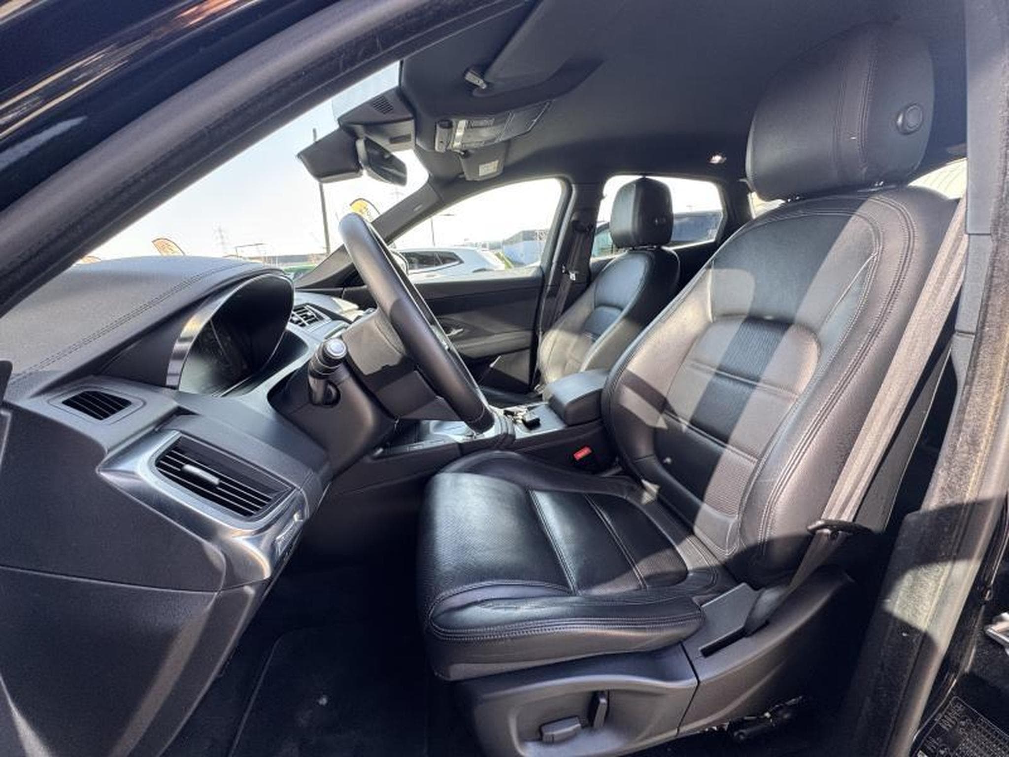 Jaguar E-Pace R-Dynamic S 2019 (2019) - Photo 6