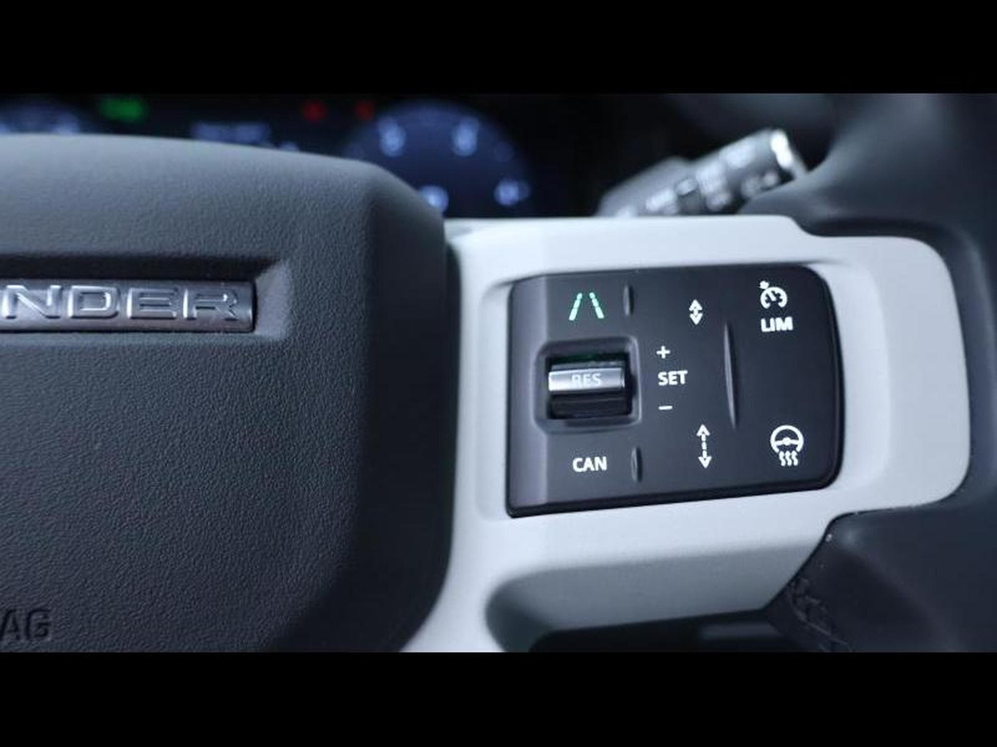 Land-Rover Defender S D200 Auto AWD (2025) - Photo 16