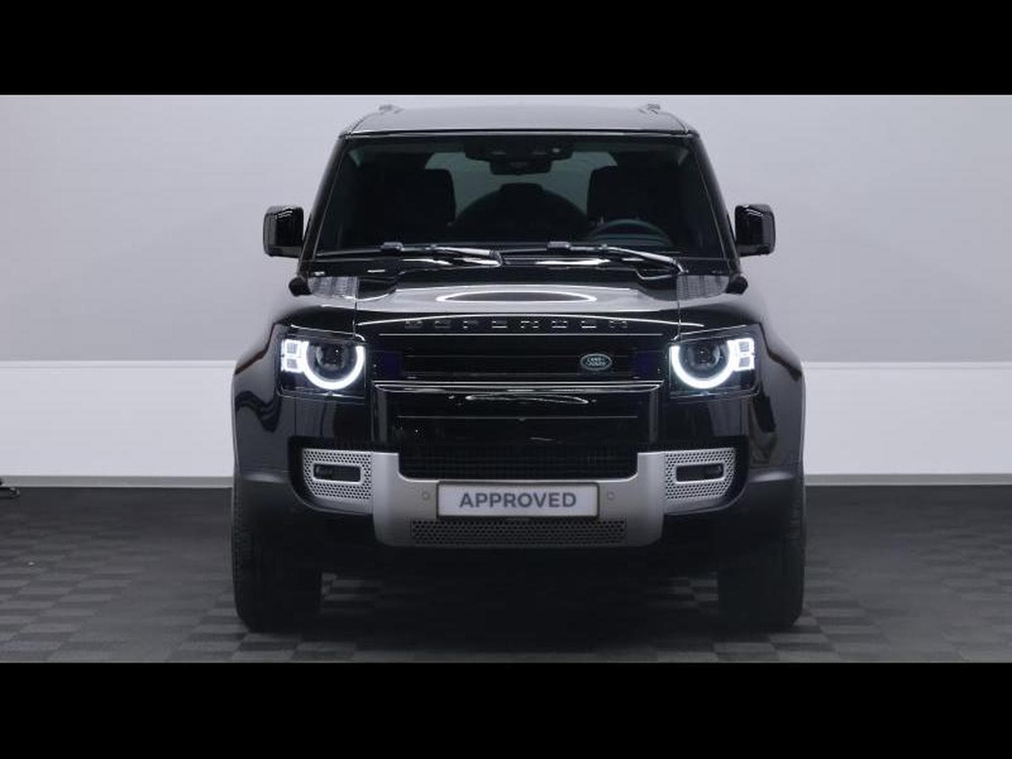 Land-Rover Defender S D200 Auto AWD (2025) - Photo 2