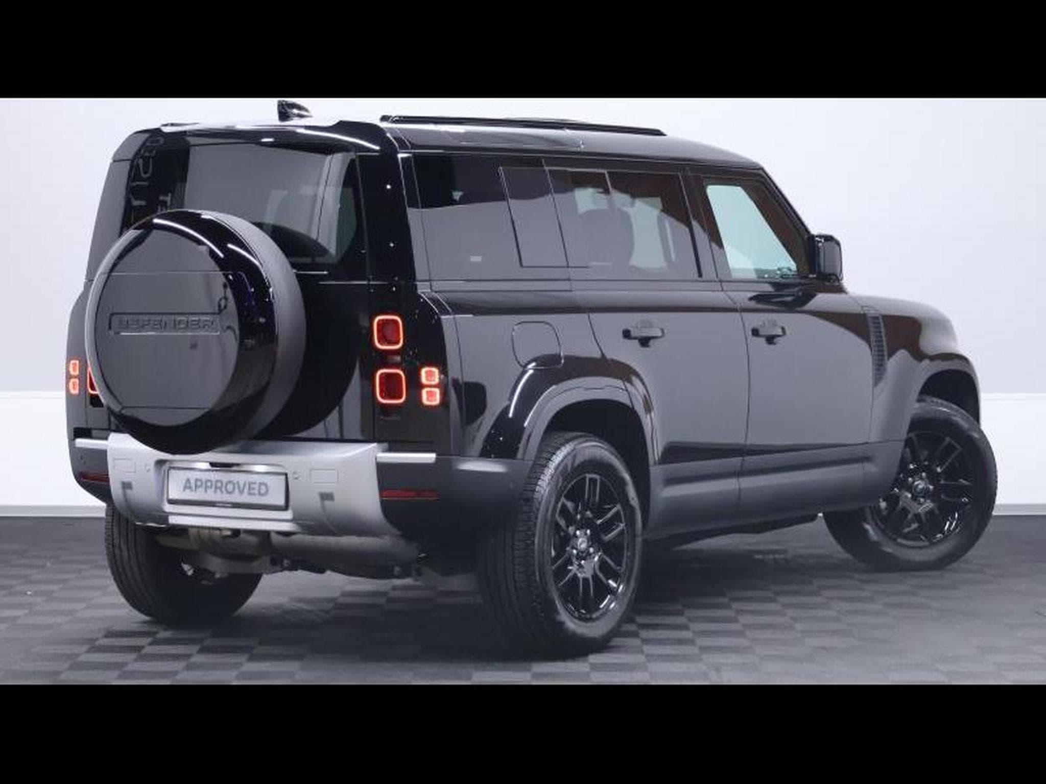 Land-Rover Defender S D200 Auto AWD (2025) - Photo 4