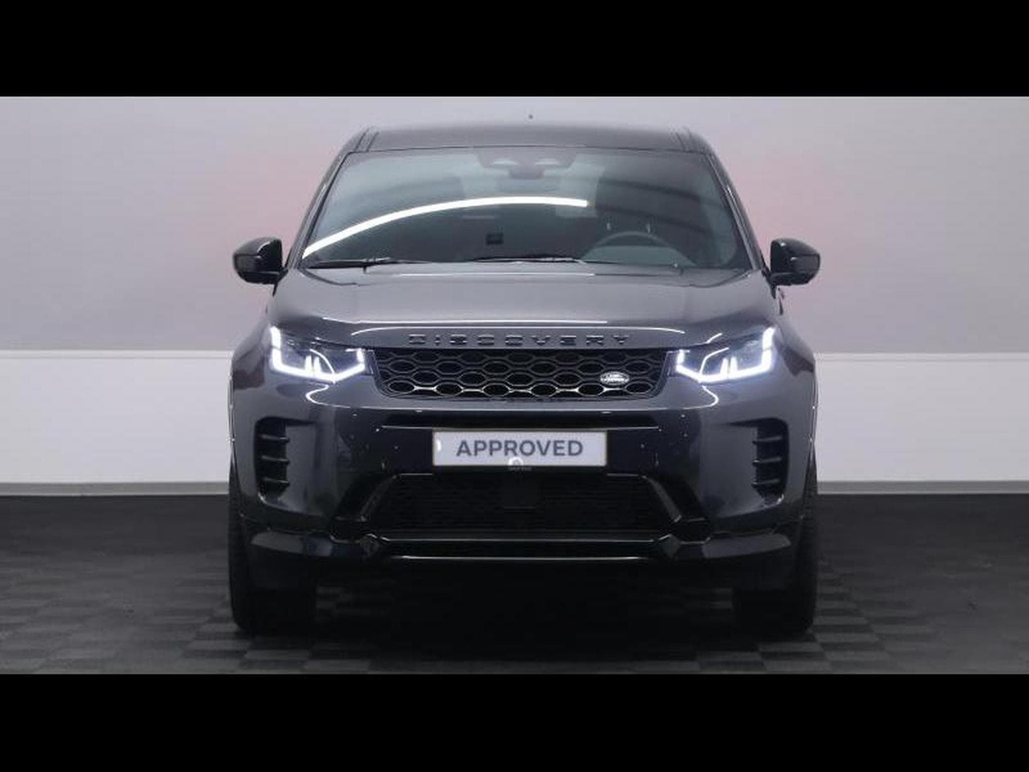 Land-Rover Discovery Sport P270e Dynamic SE AWD Auto (2025) - Photo 2