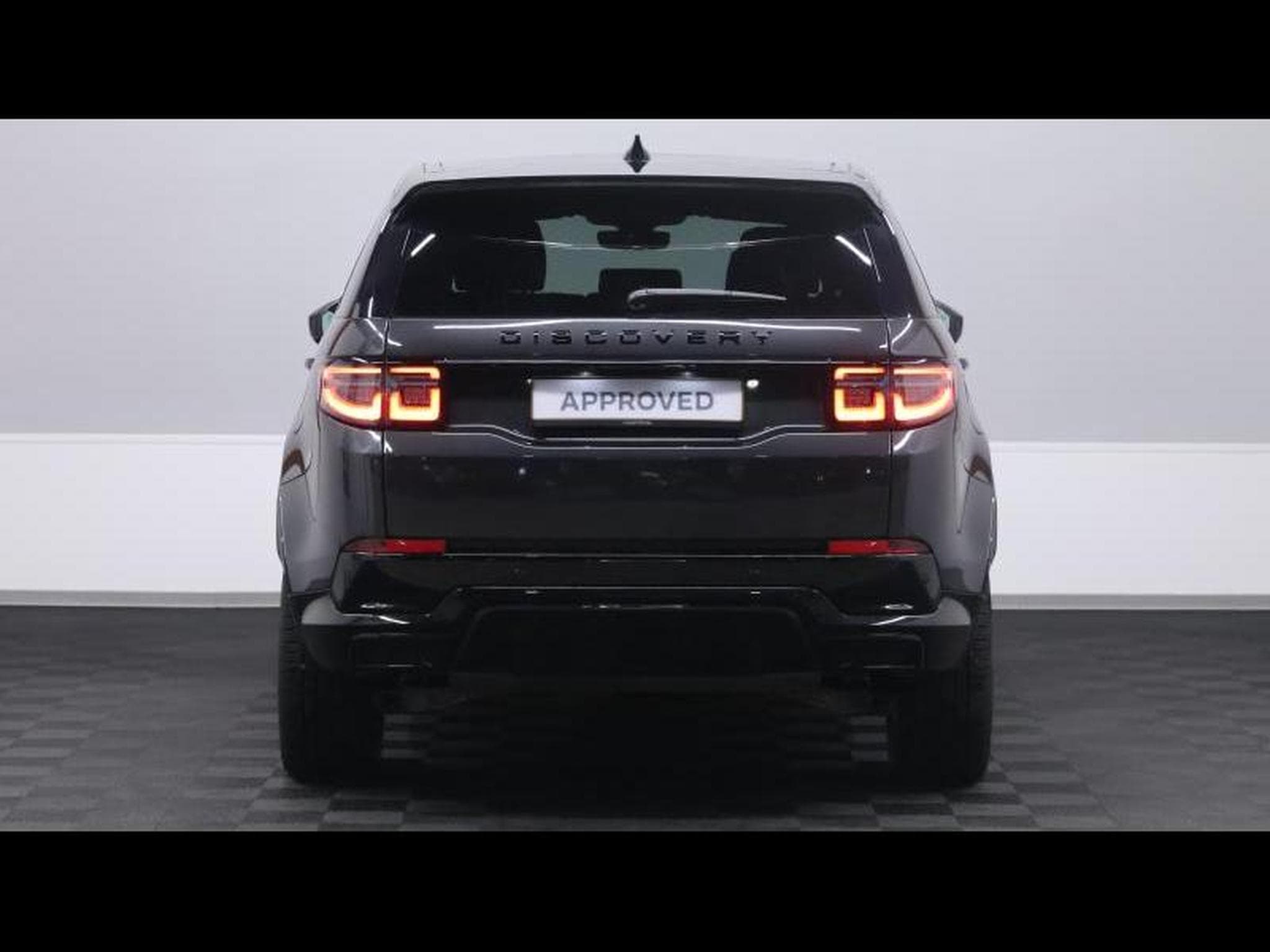 Land-Rover Discovery Sport P270e Dynamic SE AWD Auto (2025) - Photo 5