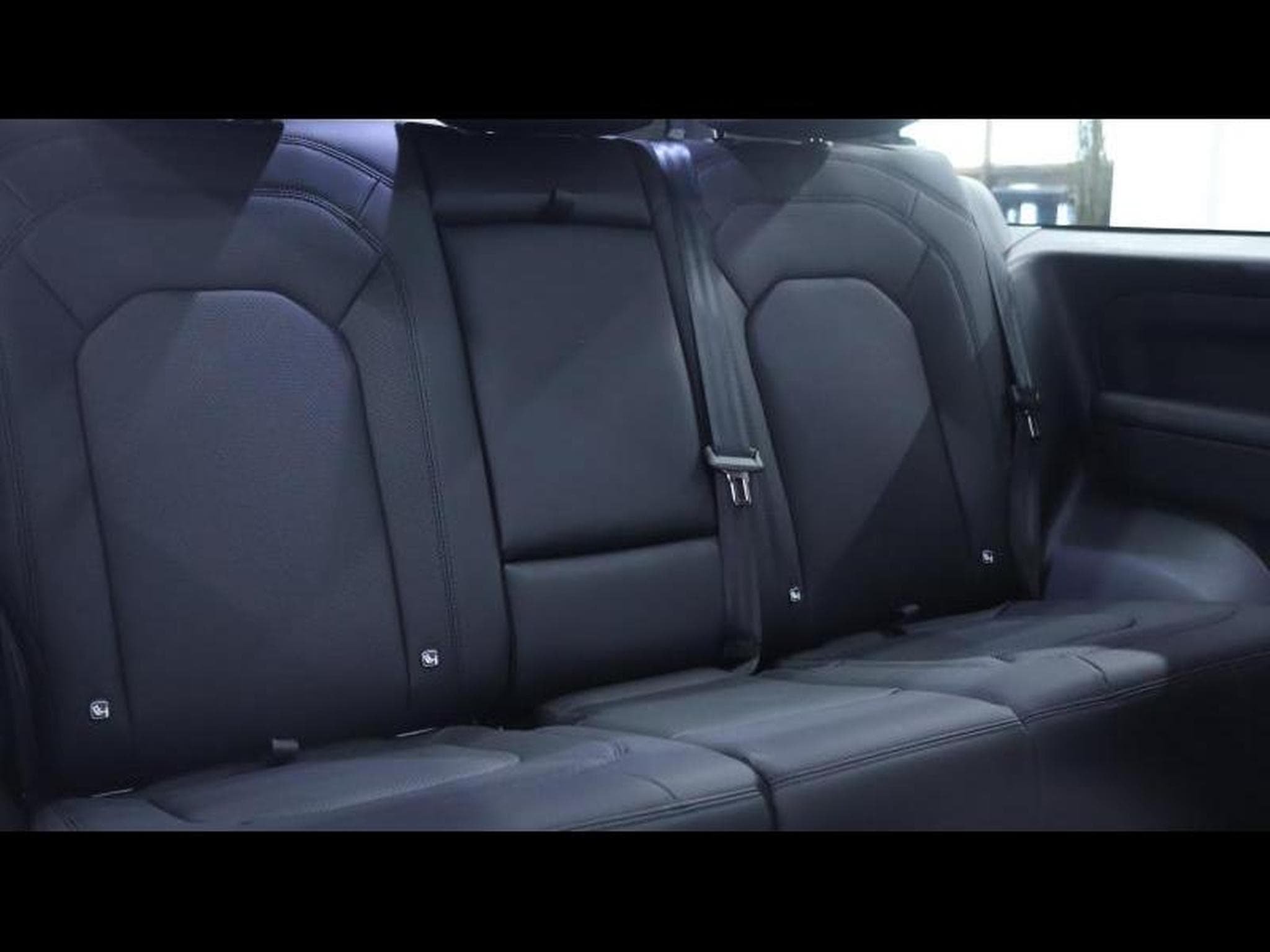 Land-Rover Defender 90 D200 X-Dynamic SE AWD Auto (2026) - Photo 12