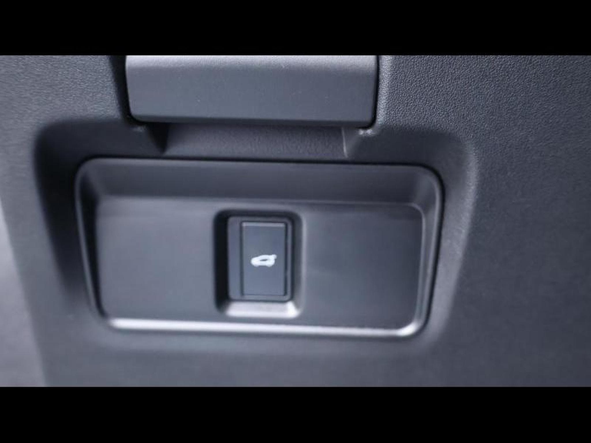 Land-Rover Range Rover Evoque D200 Dynamic SE AWD Auto (2025) - Photo 28