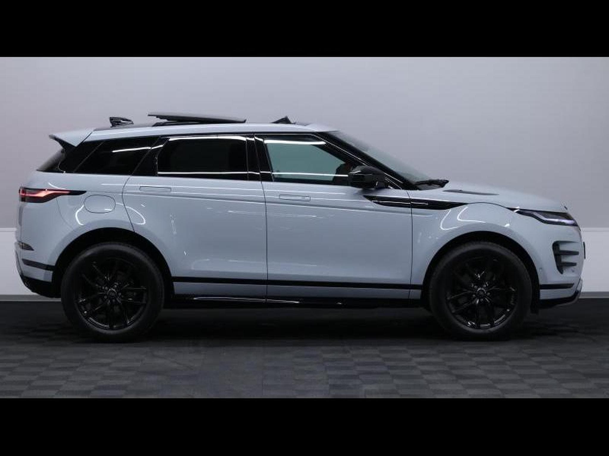 Land-Rover Range Rover Evoque D200 Dynamic SE AWD Auto (2025) - Photo 3