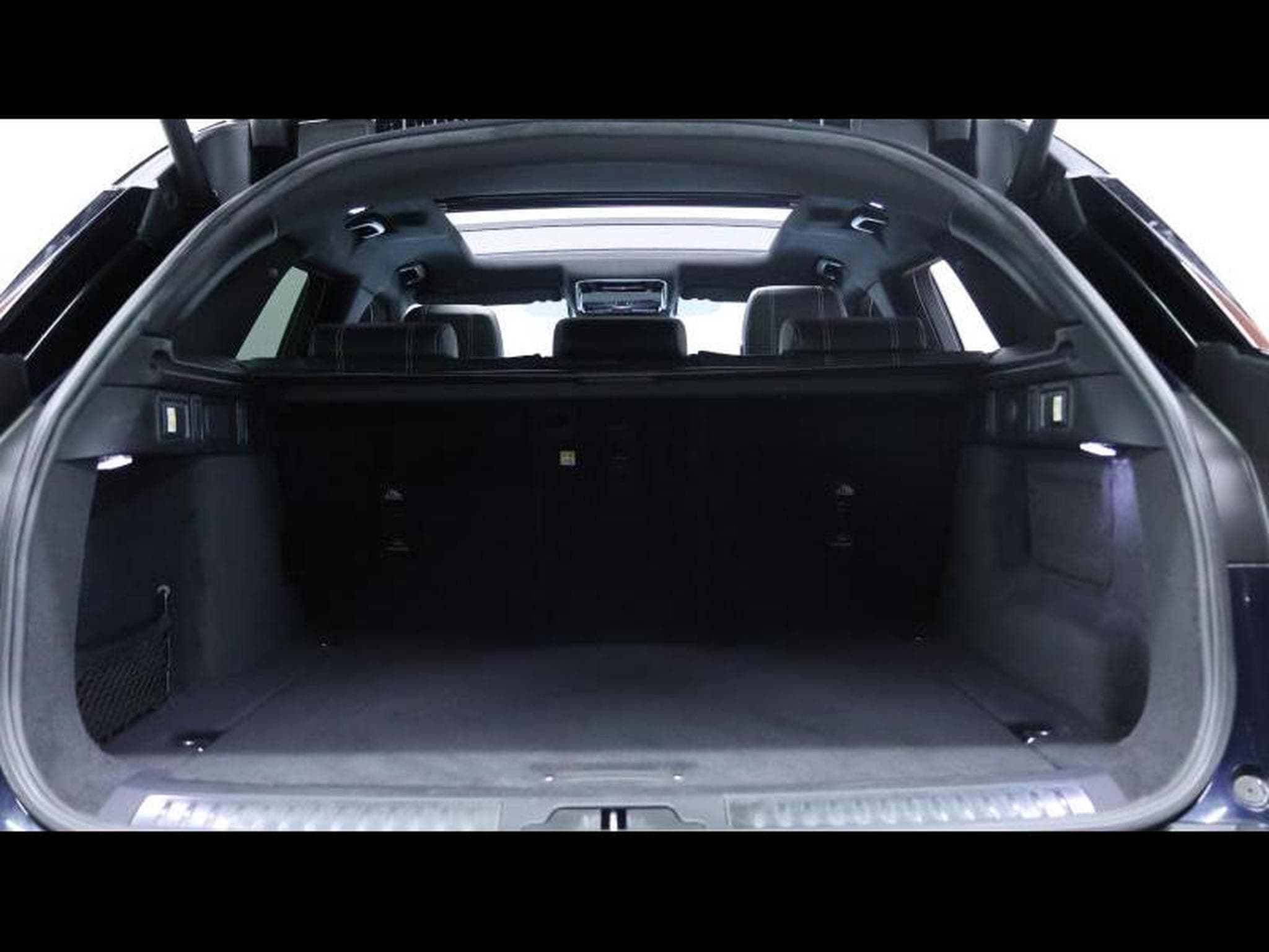 Land-Rover Range Rover Velar P250 R-Dynamic S AWD Auto (2022) - Photo 7