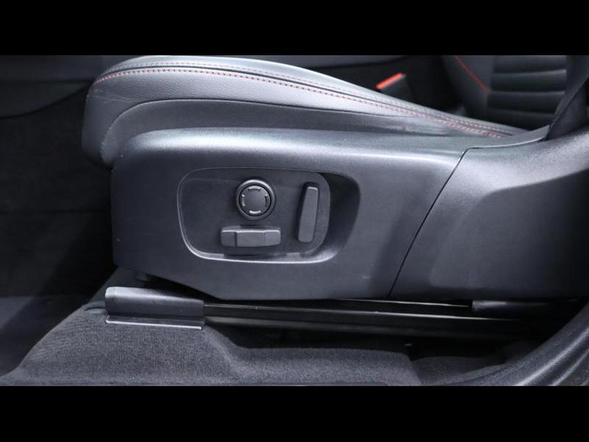 Land-Rover Discovery Sport D165 R-Dynamic S AWD Auto (2023) - Photo 25