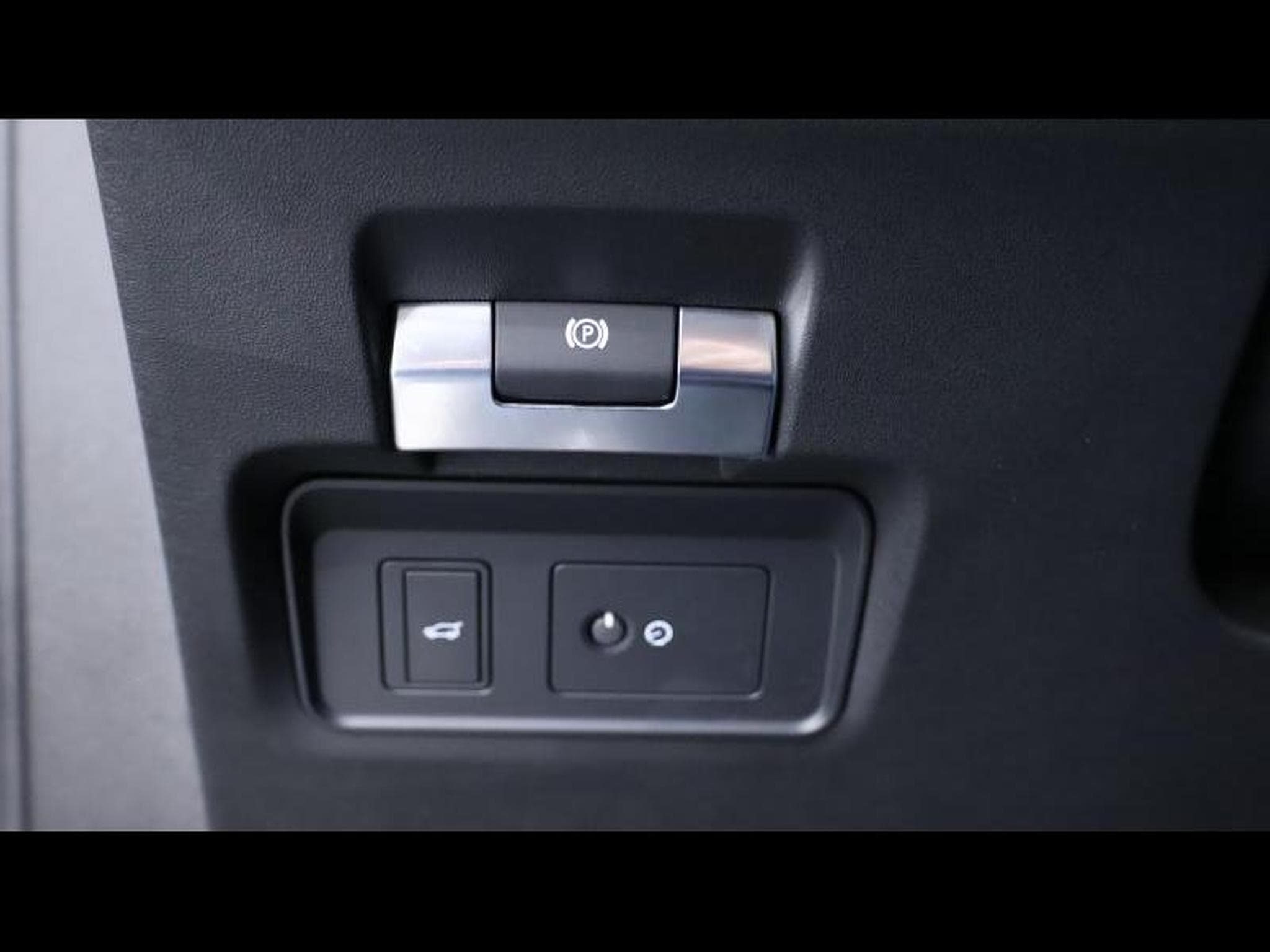 Land-Rover Discovery Sport D165 R-Dynamic S AWD Auto (2023) - Photo 26