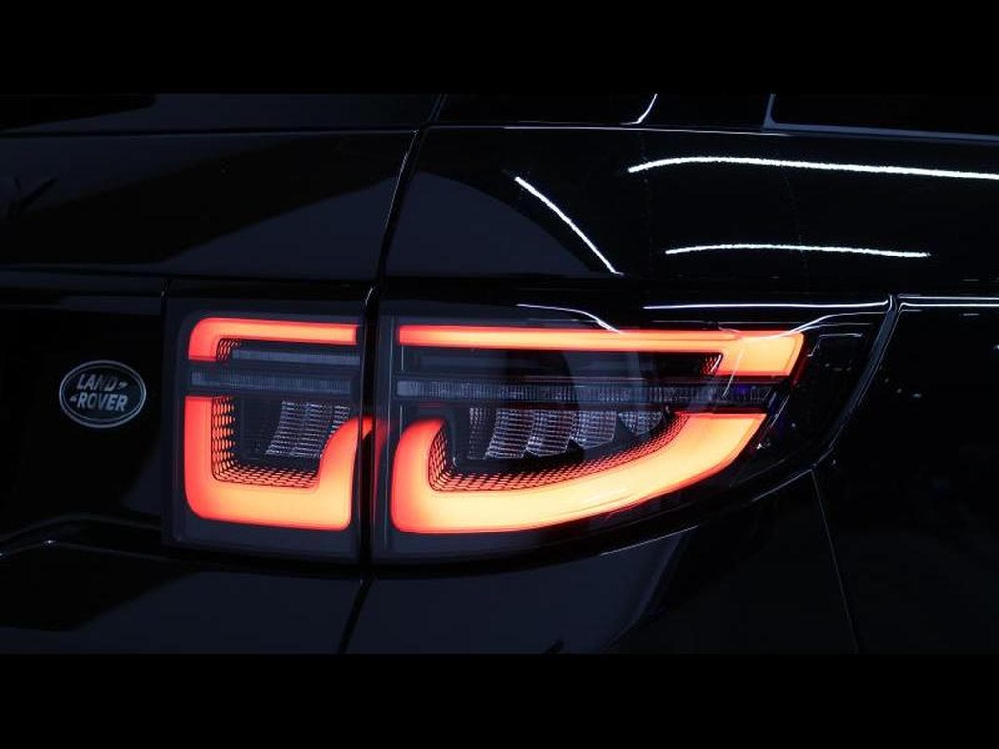 Land-Rover Discovery Sport D165 R-Dynamic S AWD Auto (2023) - Photo 8