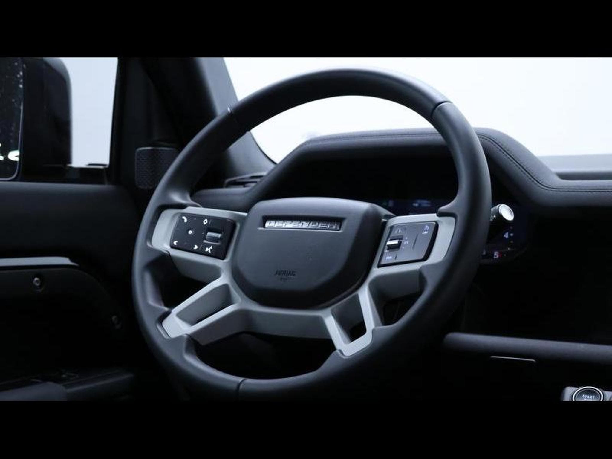 Land-Rover Defender 90 D200 S Auto (2023) - Photo 14