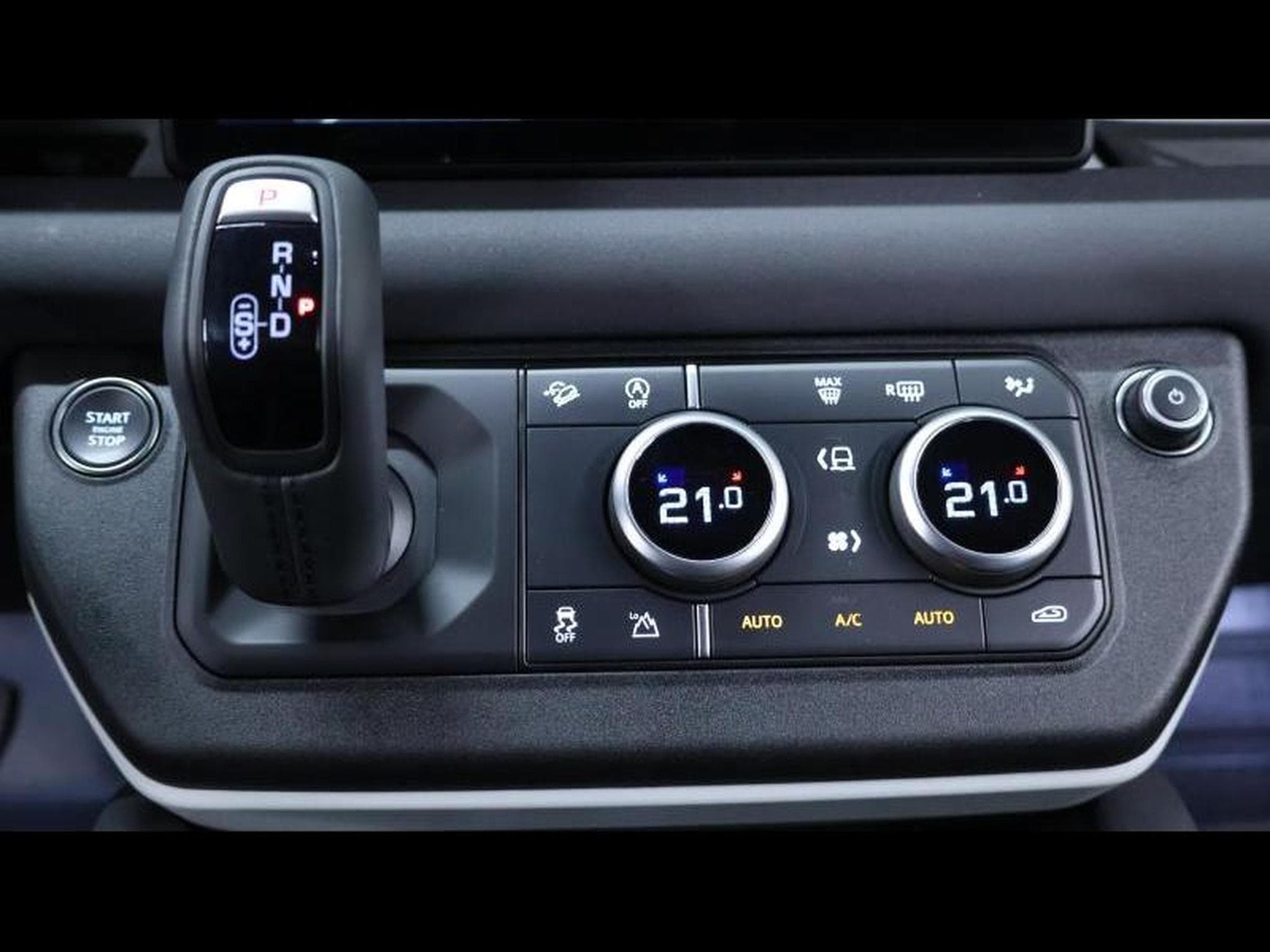 Land-Rover Defender 90 D200 S Auto (2023) - Photo 17