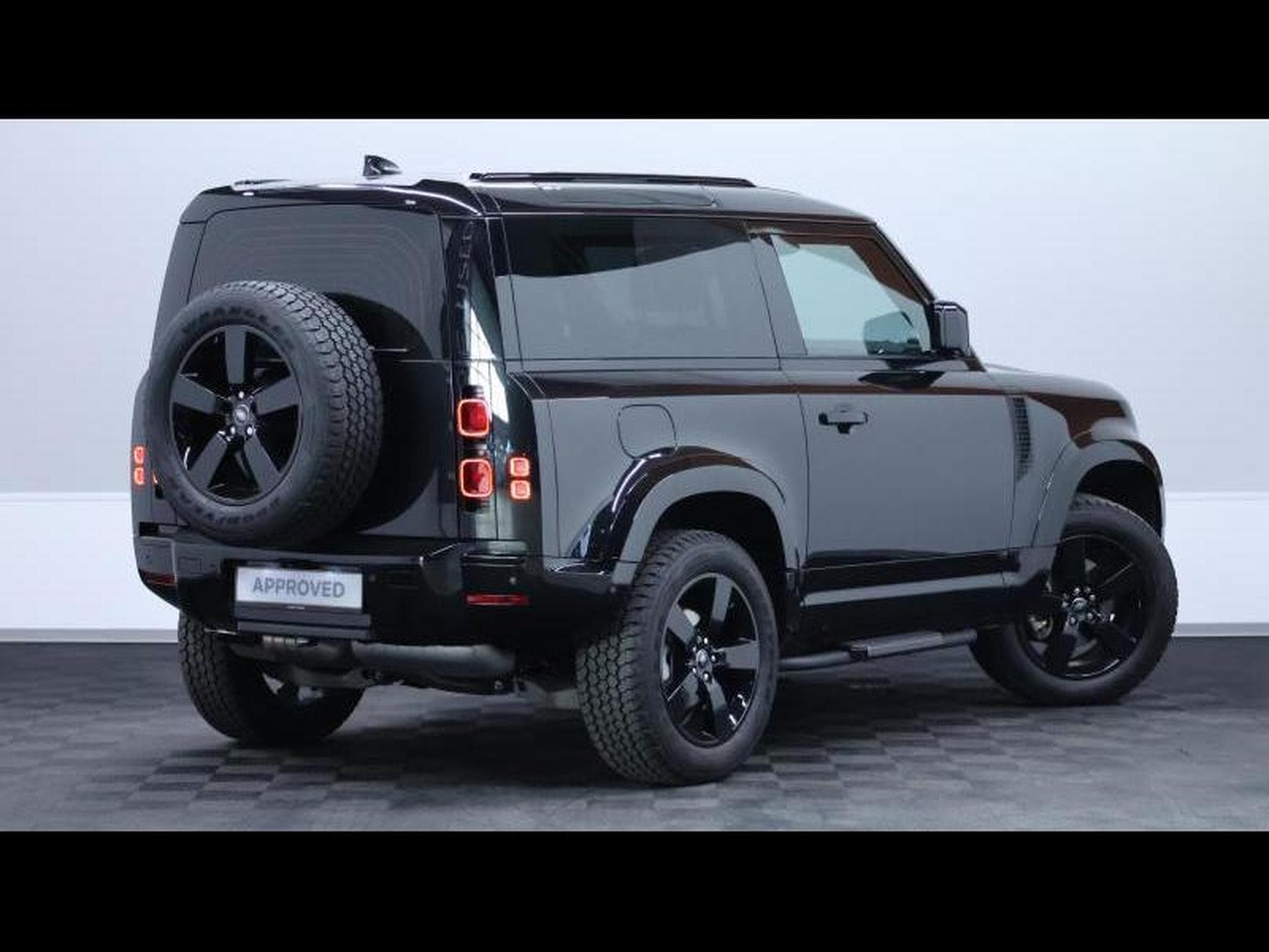 Land-Rover Defender 90 D200 S Auto (2023) - Photo 4