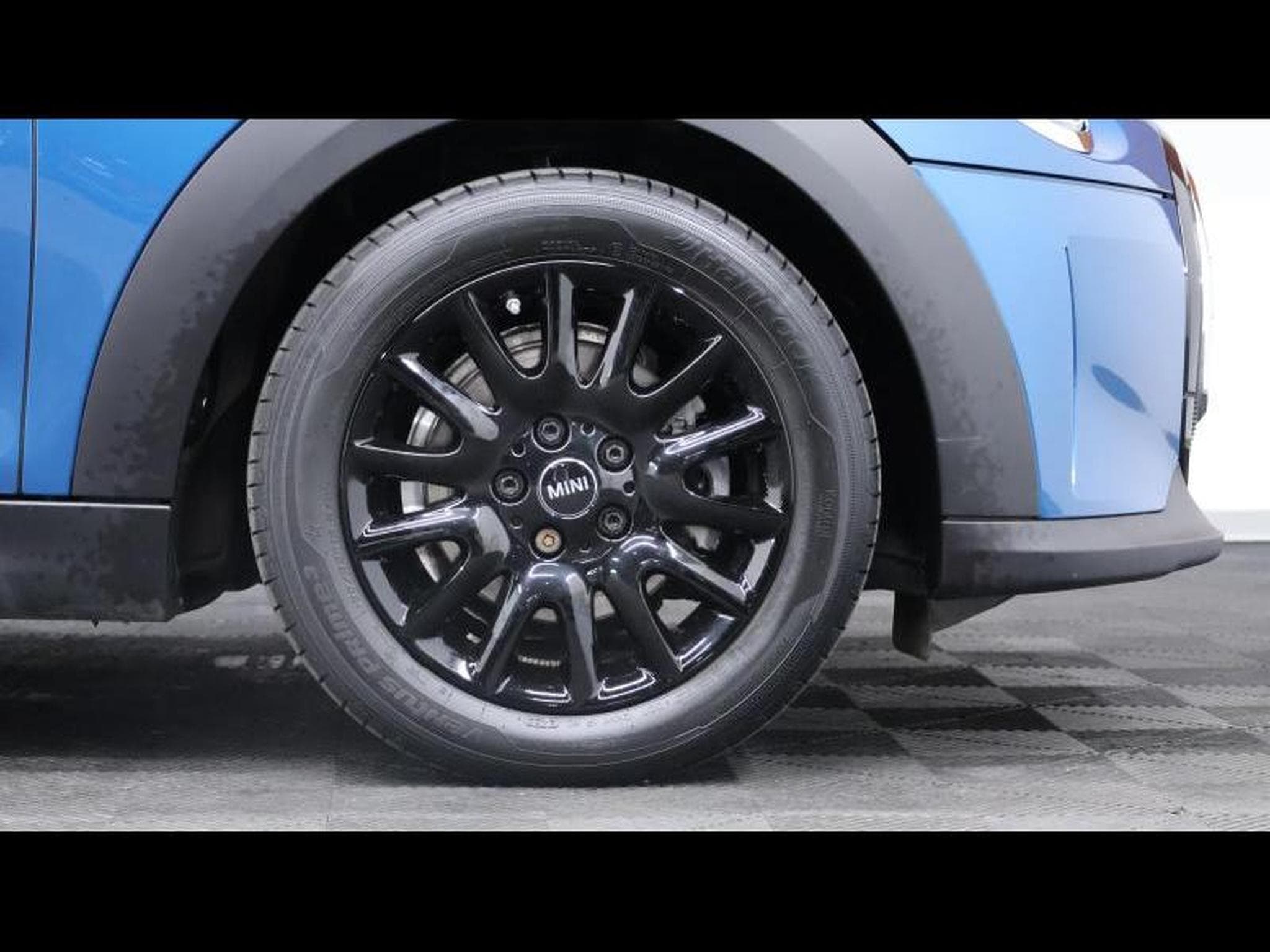 MINI Cooper 1.6 136 Hatch 5 portes Steptronic (2024) - Photo 10