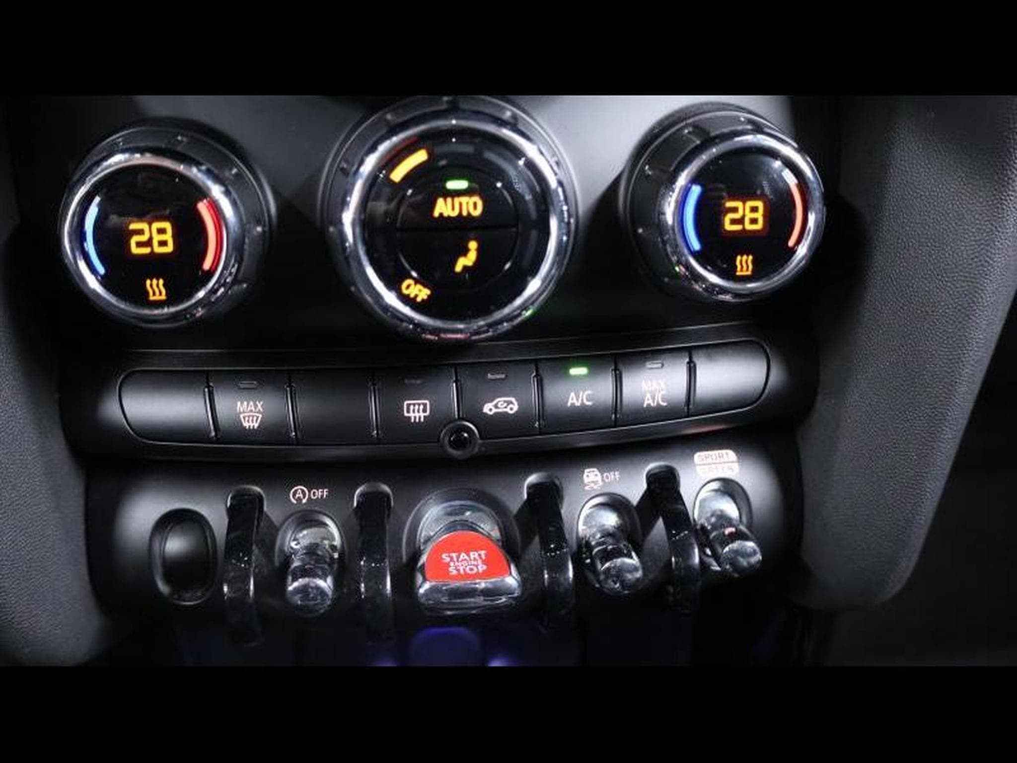 MINI Cooper 1.6 136 Hatch 5 portes Steptronic (2024) - Photo 20