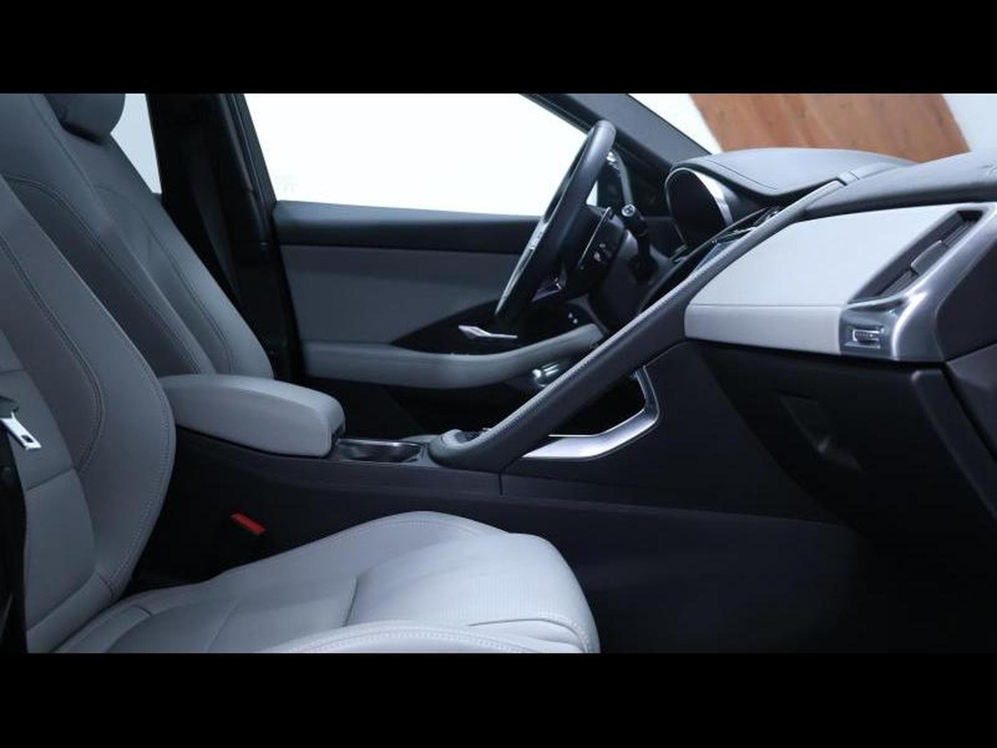 Jaguar E-Pace P300e R-Dynamic S AWD Auto (2024) - Photo 11