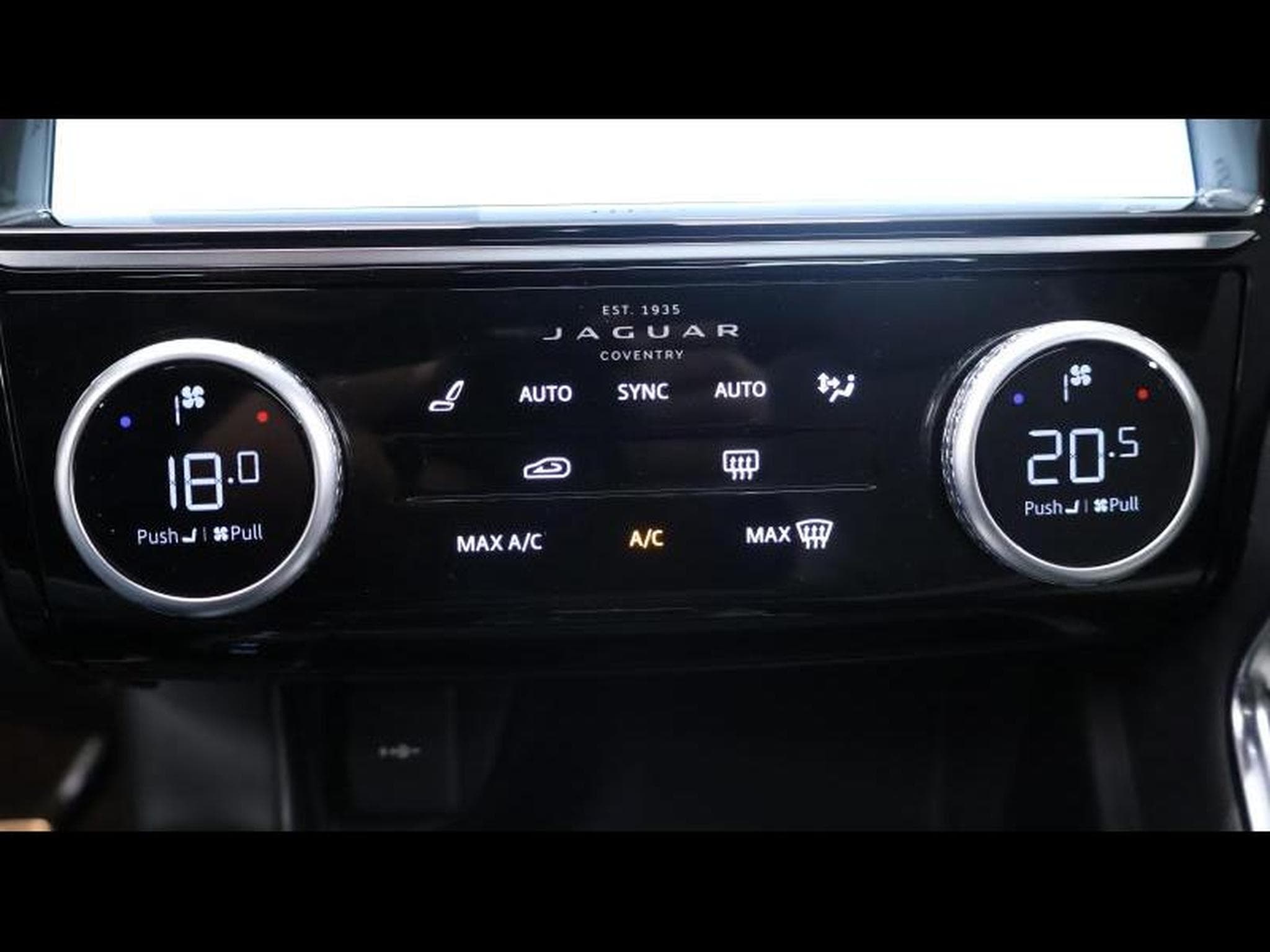 Jaguar E-Pace P300e R-Dynamic S AWD Auto (2024) - Photo 20