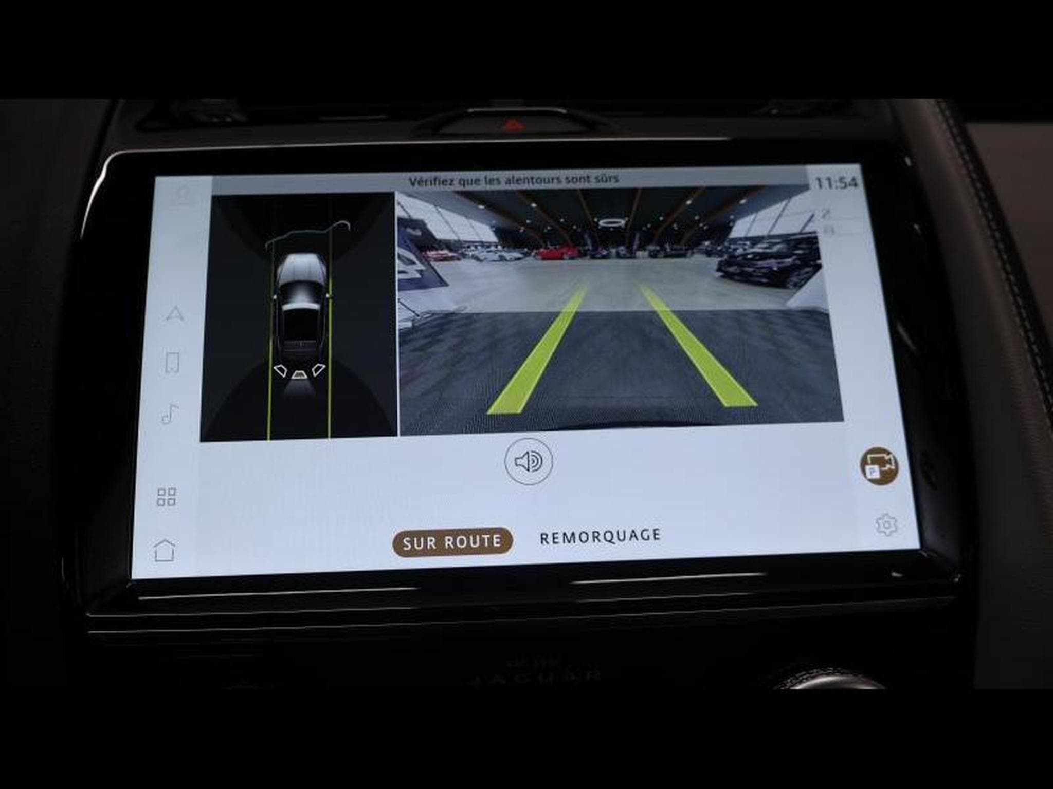 Jaguar E-Pace P300e R-Dynamic S AWD Auto (2024) - Photo 24