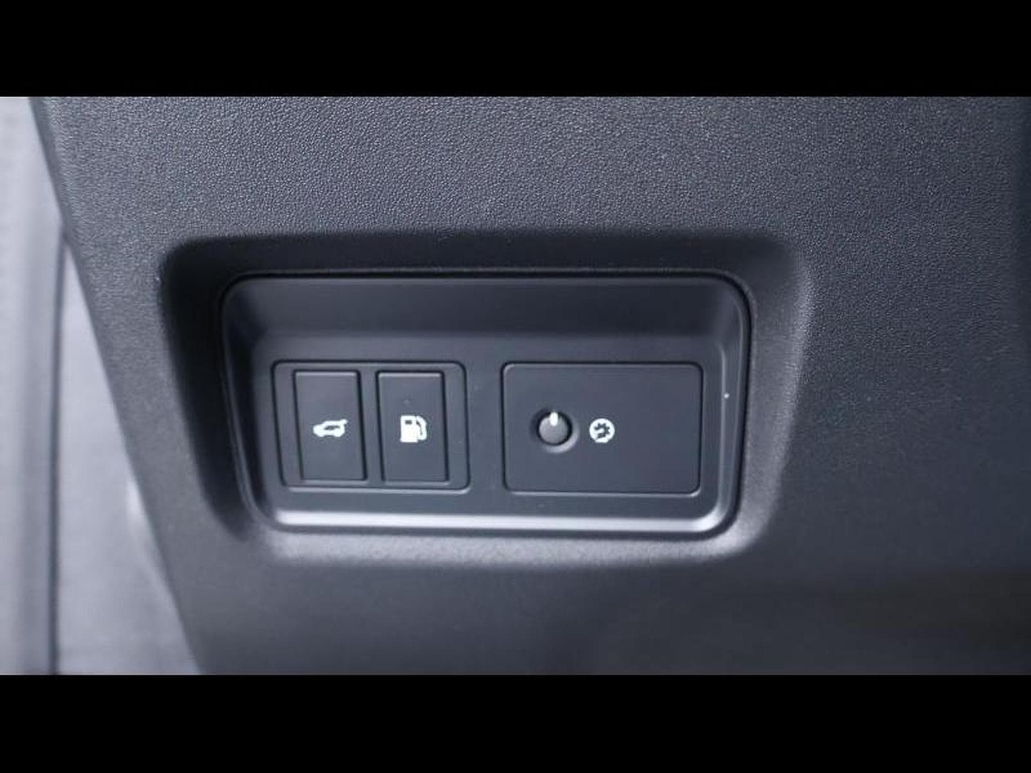 Jaguar E-Pace P300e R-Dynamic S AWD Auto (2024) - Photo 28