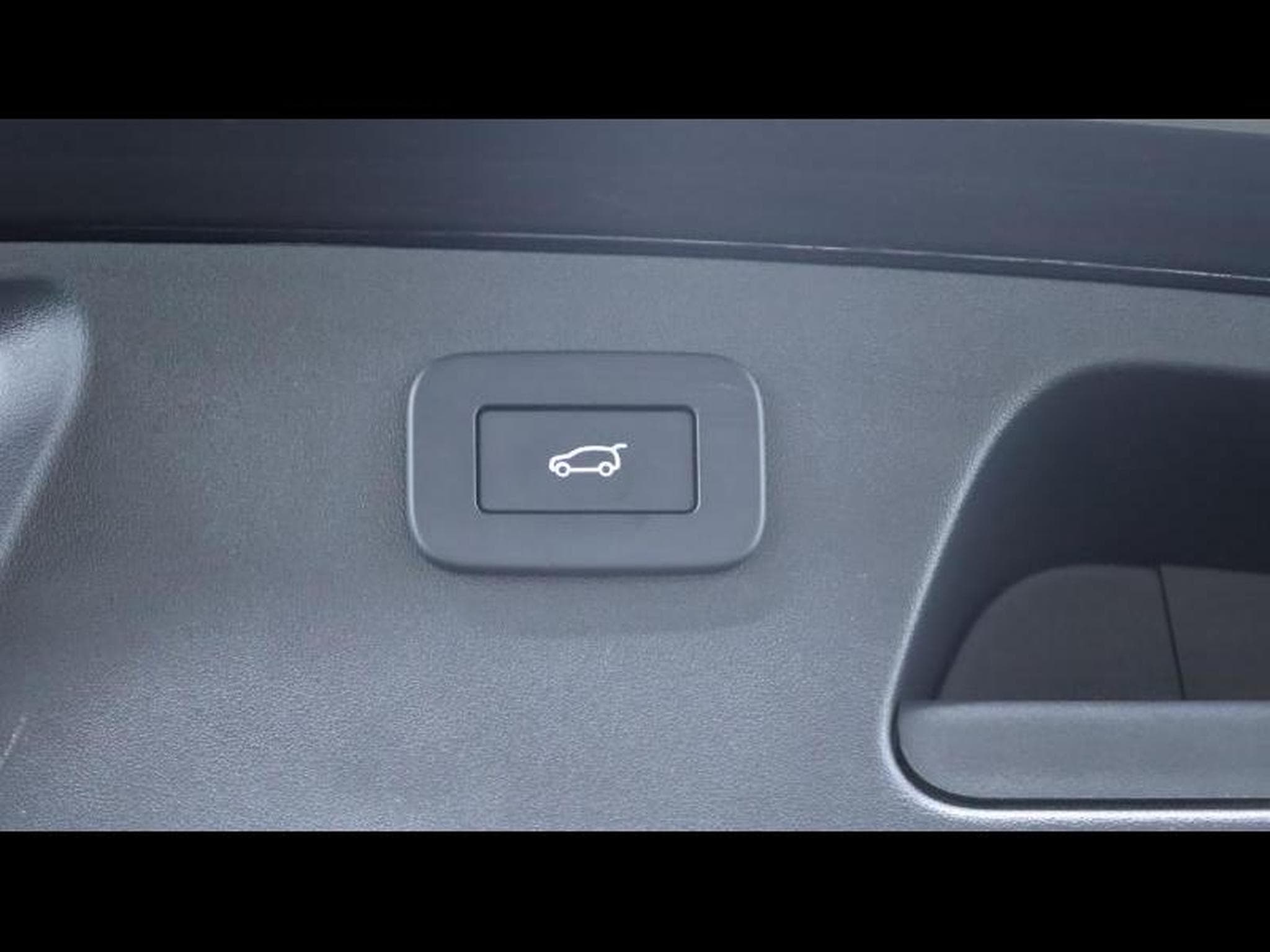 Jaguar E-Pace P300e R-Dynamic S AWD Auto (2024) - Photo 30