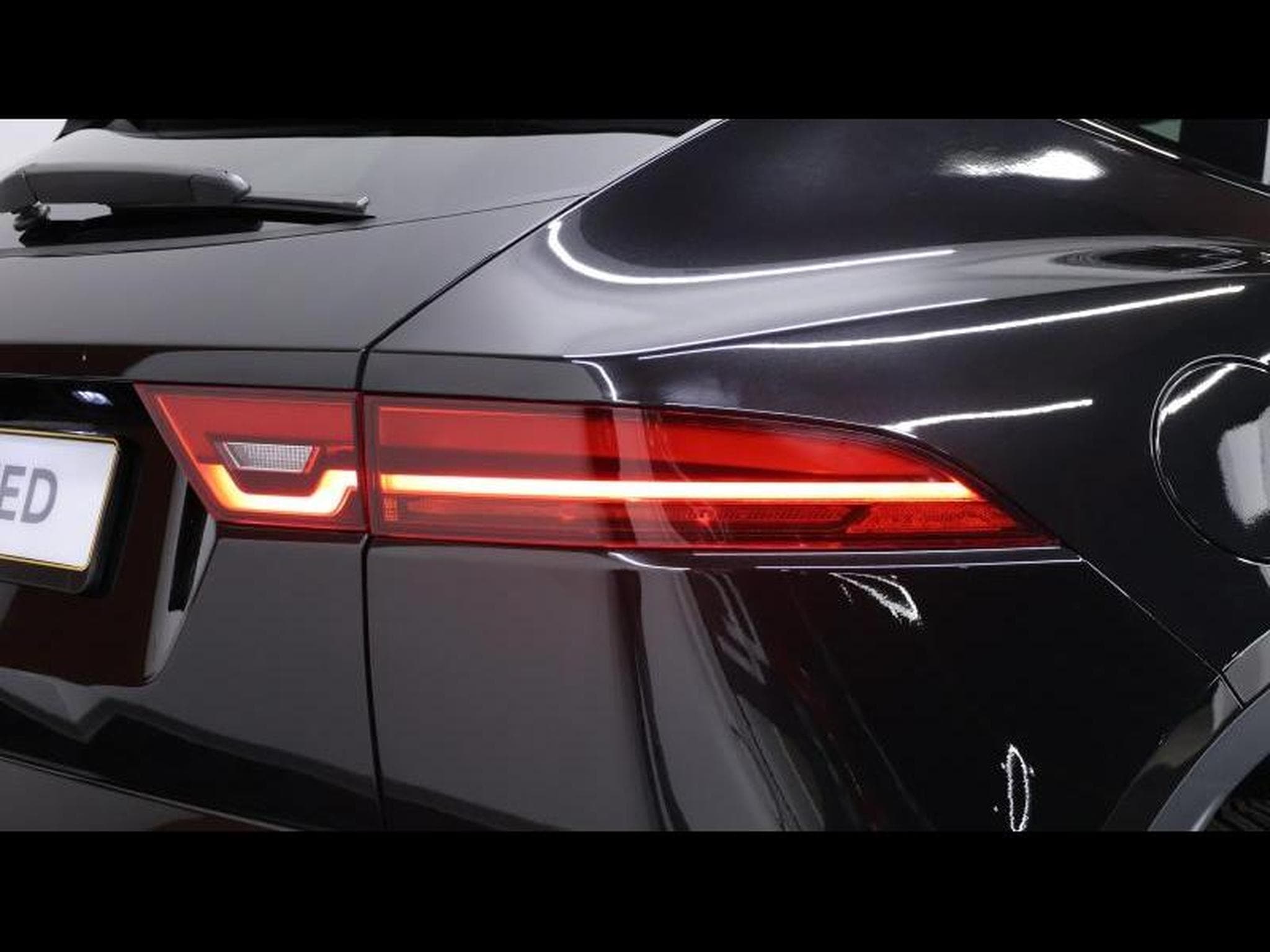 Jaguar E-Pace P300e R-Dynamic S AWD Auto (2024) - Photo 9