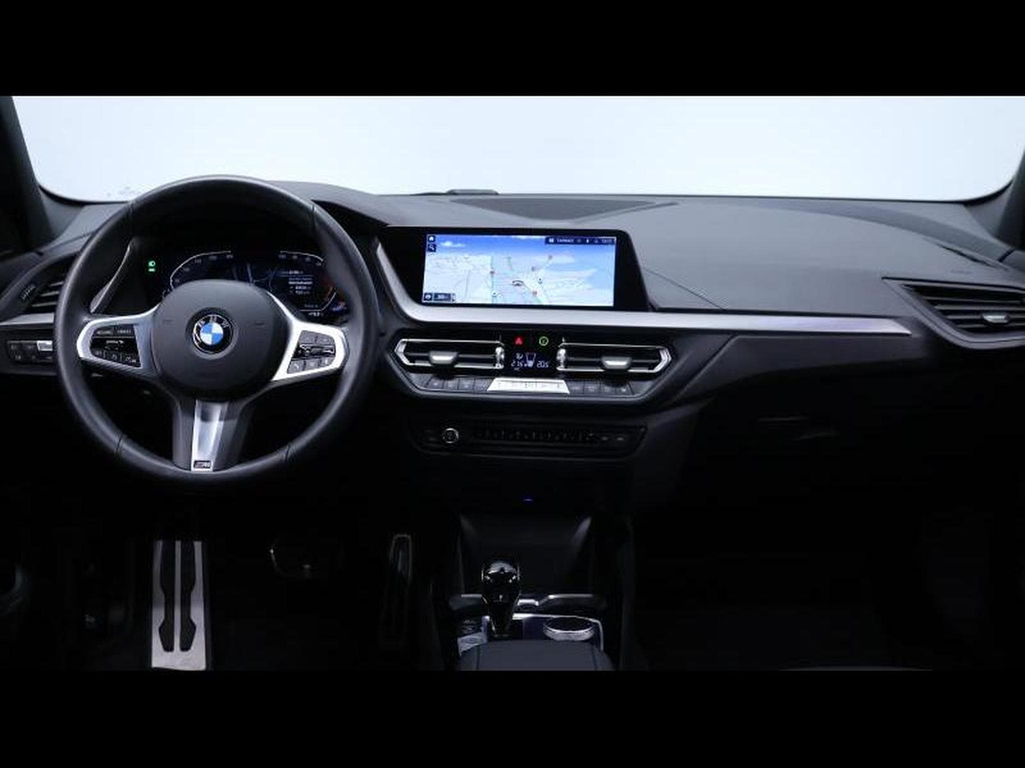 BMW 118 i hatch M Sport Steptronic (2024) - Photo 15