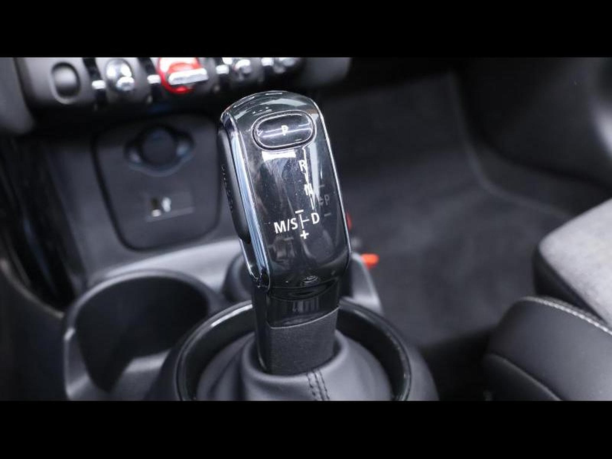 MINI Cooper cabriolet 136cv steptronic (2023) - Photo 36