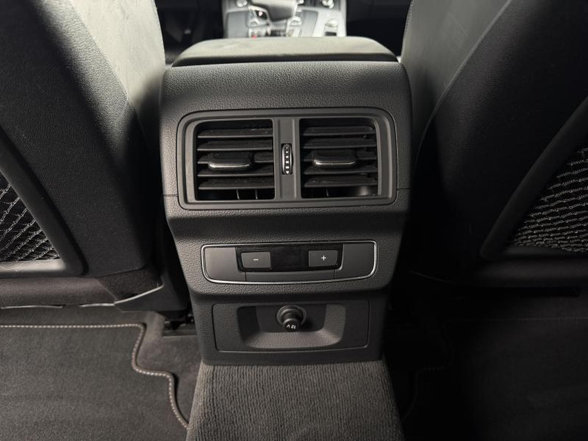 Audi Q5 Q5 55 TFSI E S LINE (2020) - Foto 12