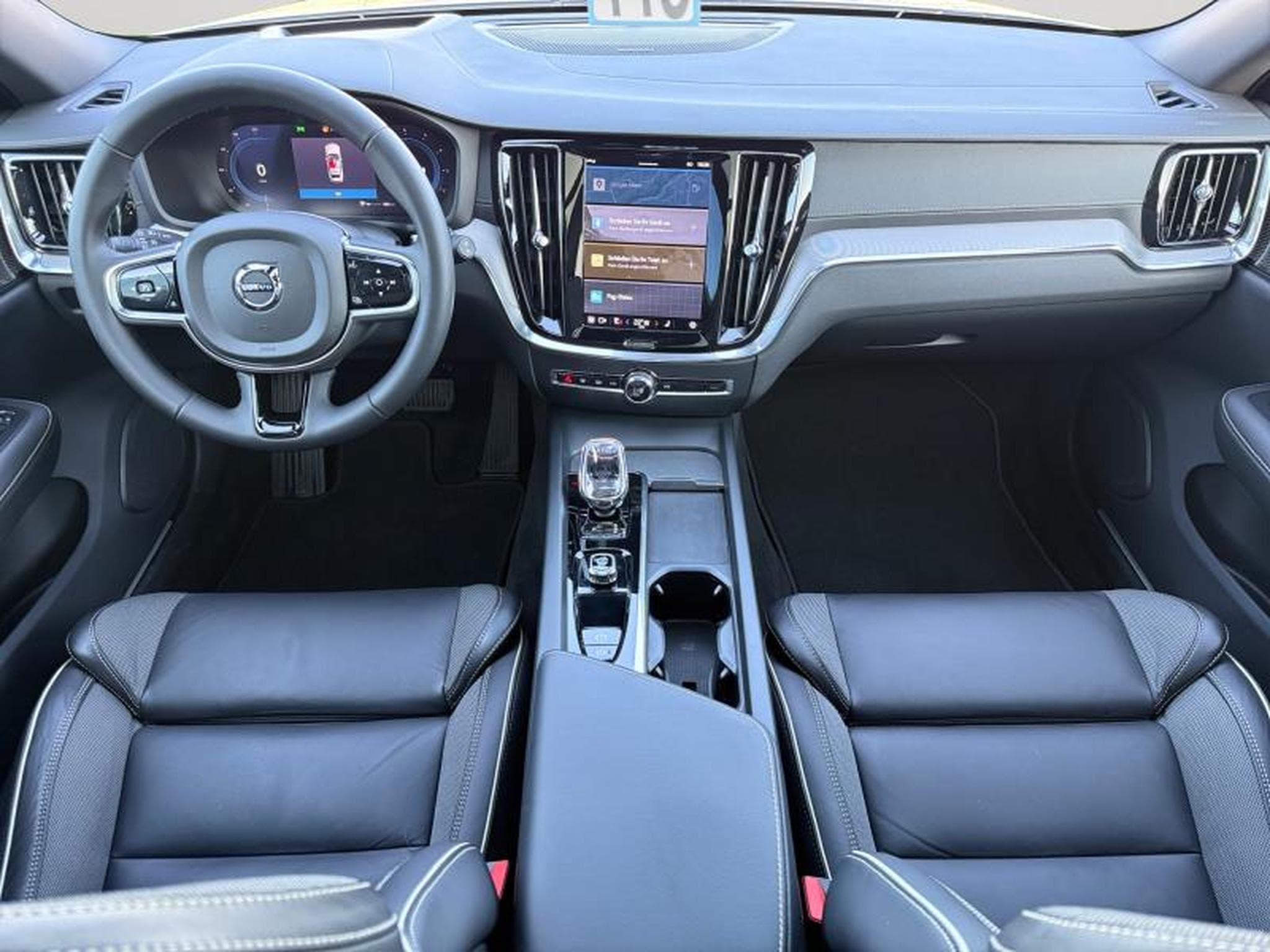Volvo V60 B4 AWD Ultimate Bright / Diesel (2023) - Photo 3