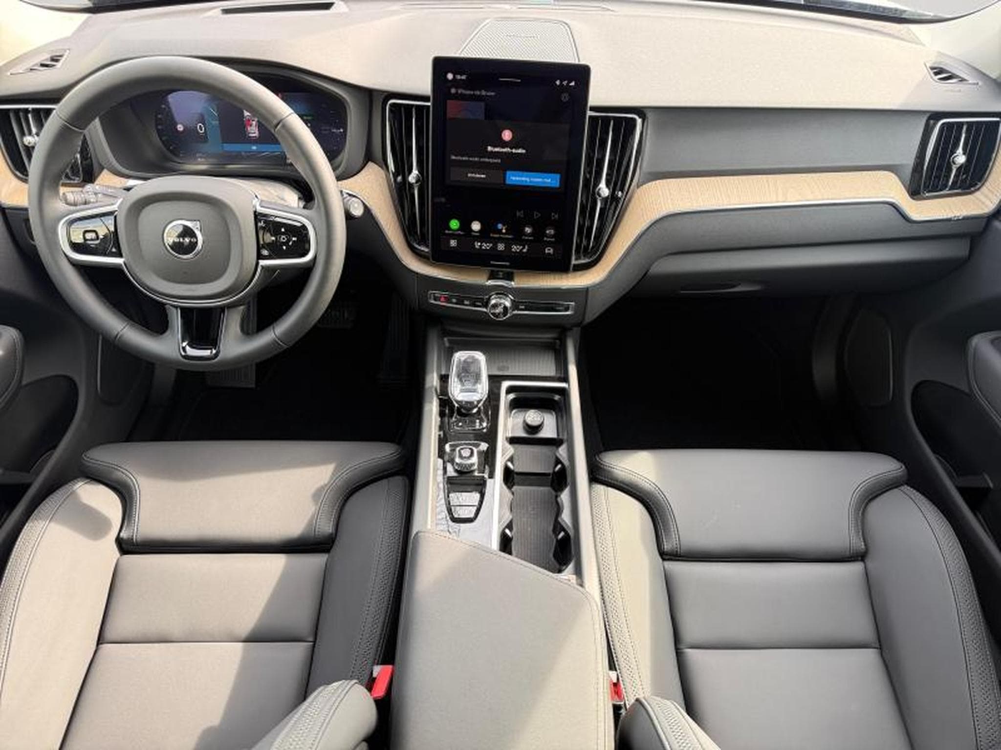 Volvo XC60 Facelift T6  Plus Dark (2025) - Foto 10