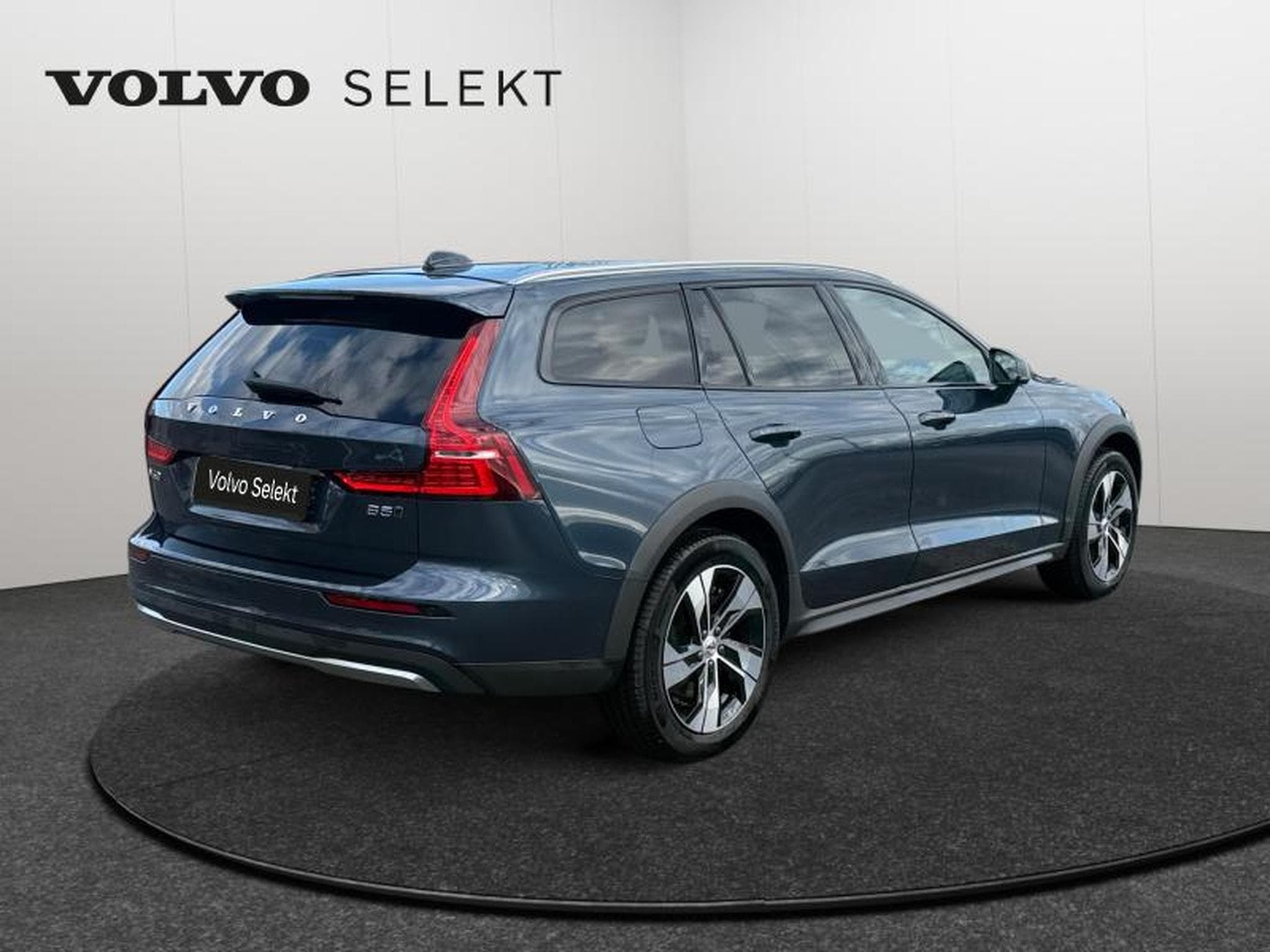 Volvo V60 B5 AWD / Essence (2023) - Foto 2