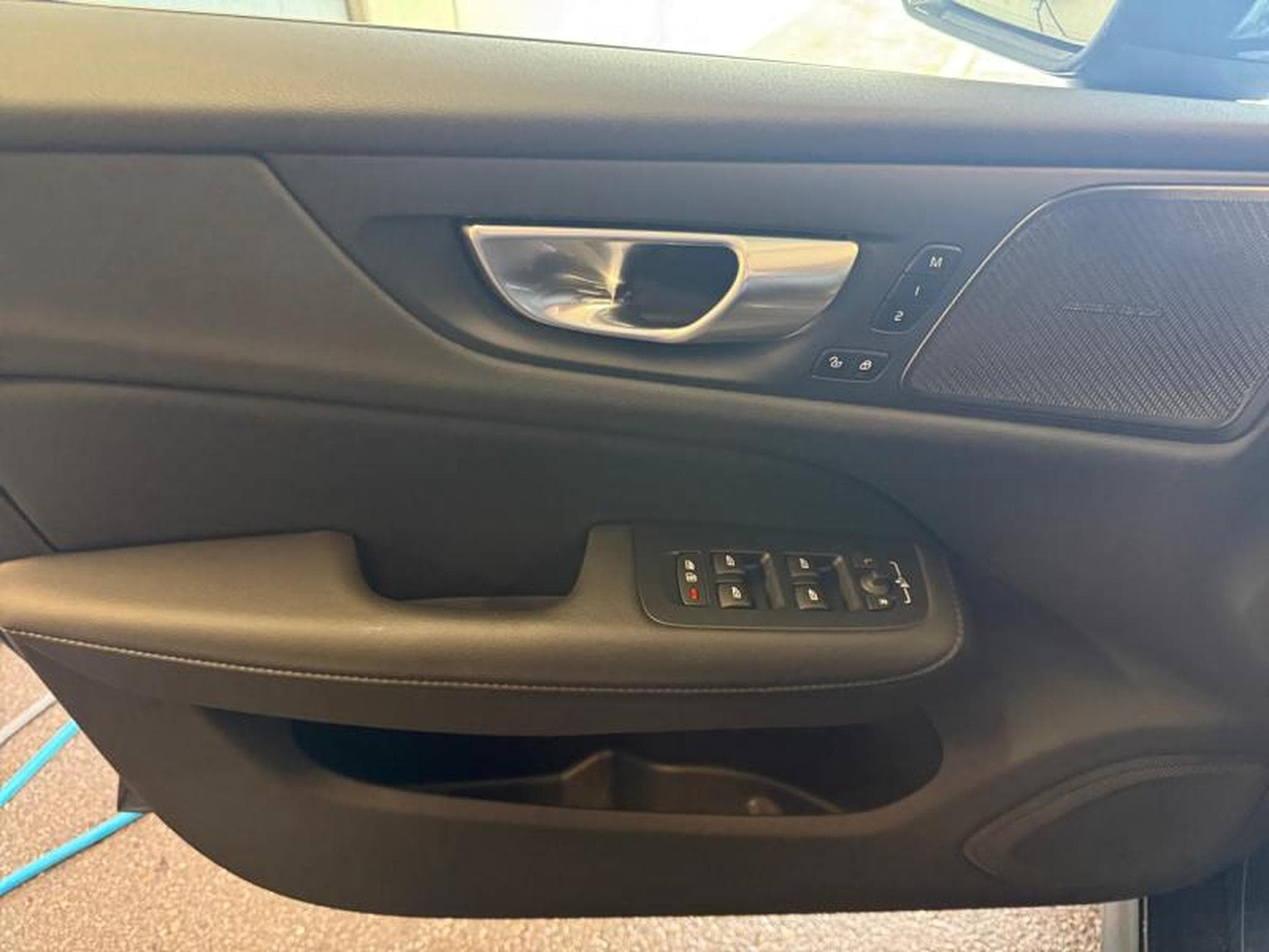 Volvo V60 B5 AWD / Essence (2023) - Foto 20