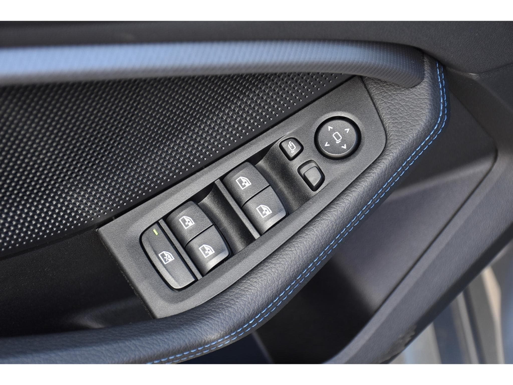 BMW 116 iA M Sport REGUL GPS LANE PDC (2024) - Foto 19