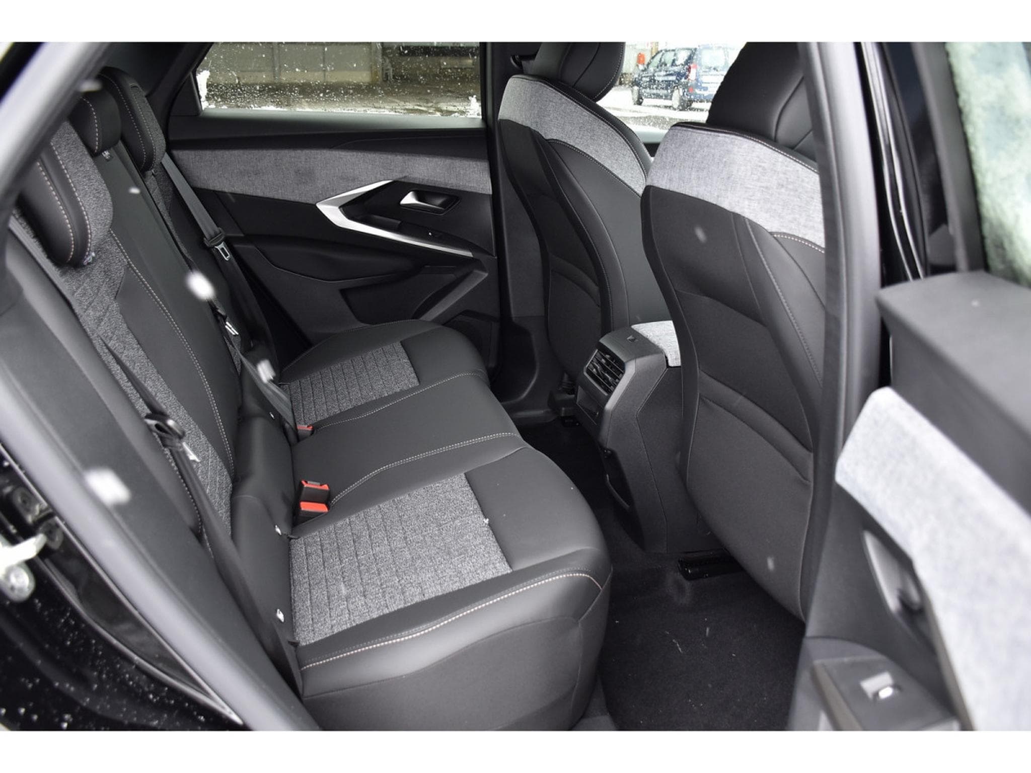 Peugeot 3008 1.2 Hybrid 145 Allure e-DSC6 REGUL LANE CAM JA19 NEUF (2025) - Foto 8