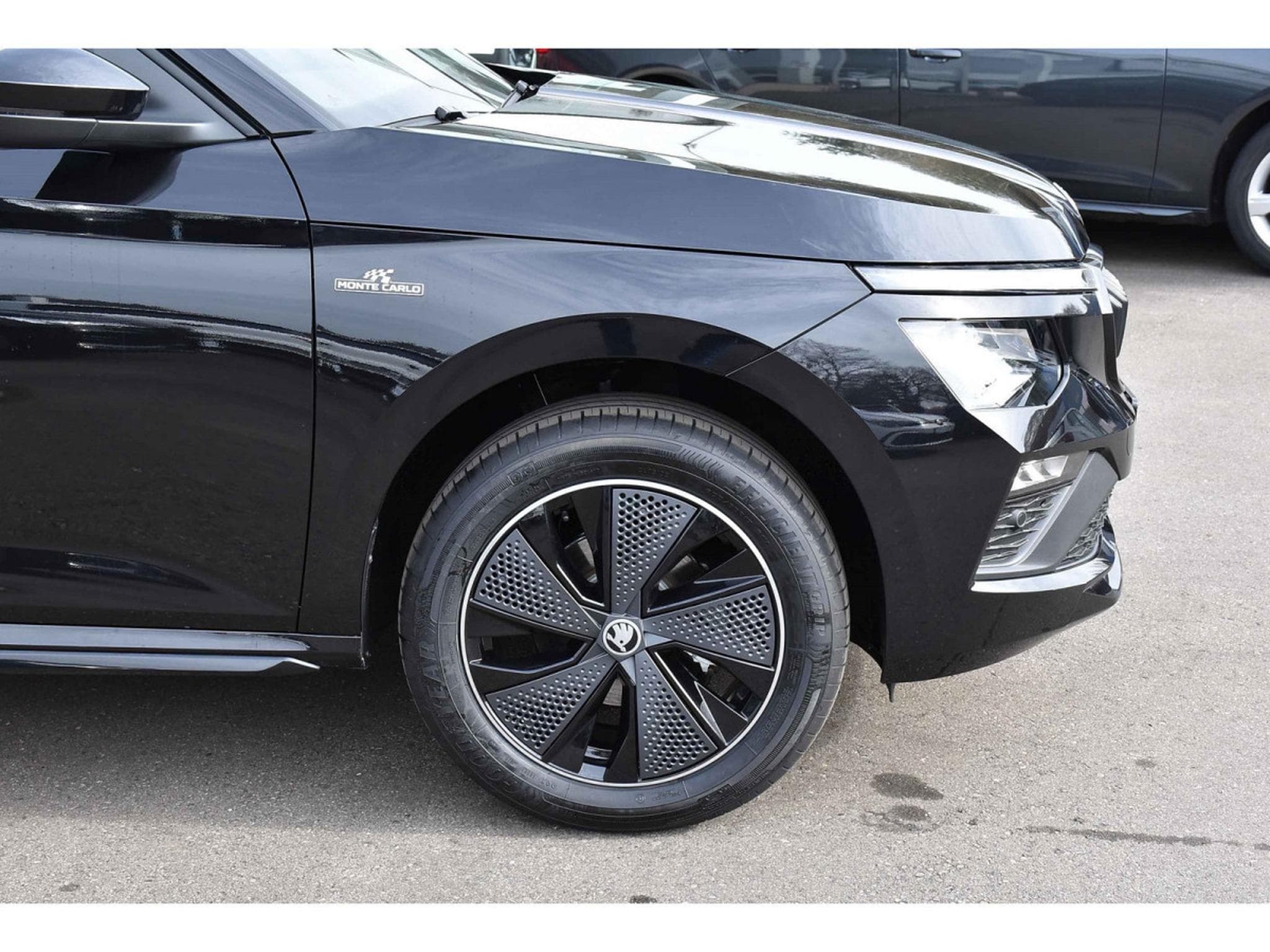 Skoda Kamiq 1.5 TSI Monte Carlo DSG PANO ACC TRAVEL SIDE KESSY NEUF (2026) - Foto 5