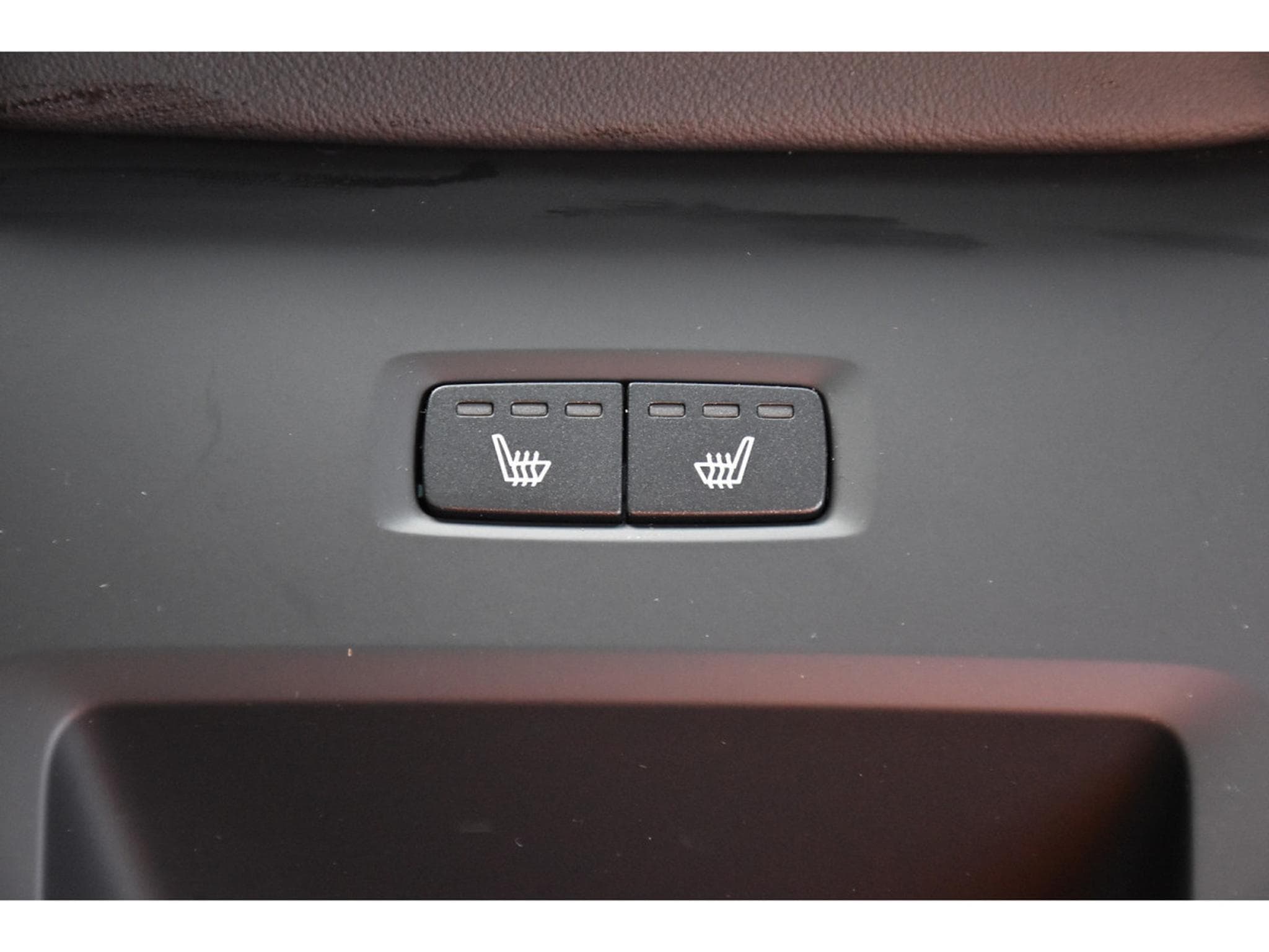 Volvo V60 2.0 B4 Plus Dark Geartronic CUIR MEMO PANO CAM360 HARMAN 1°M (2025) - Foto 23