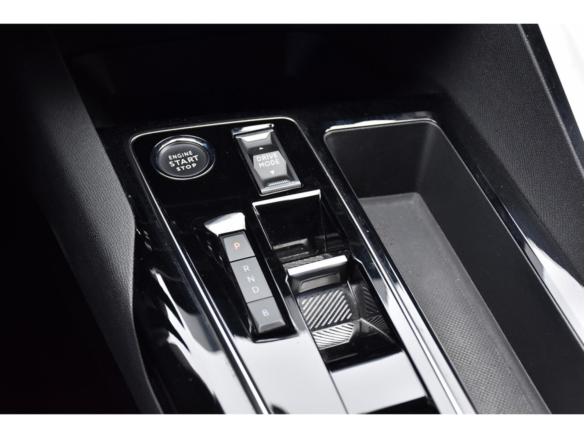 Peugeot 3008 1.6 Hybrid PHEV 224 Allure e-EAT8 LANE SIDE CAM 1° MAIN (2023) - Photo 17