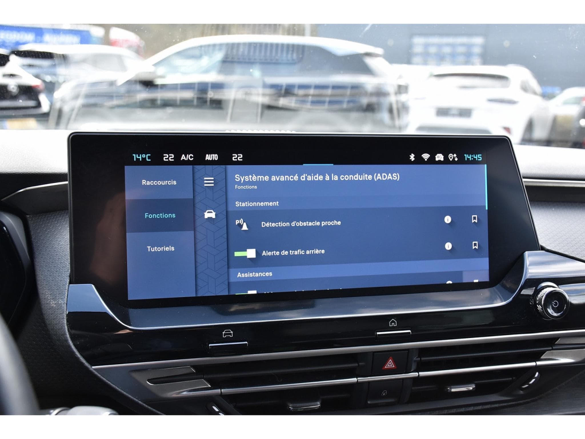 Citroën C5 X 1.2 PureTech PLUS EAT8 CUIR ACC HUD LANE 1° MAIN (2024) - Photo 12