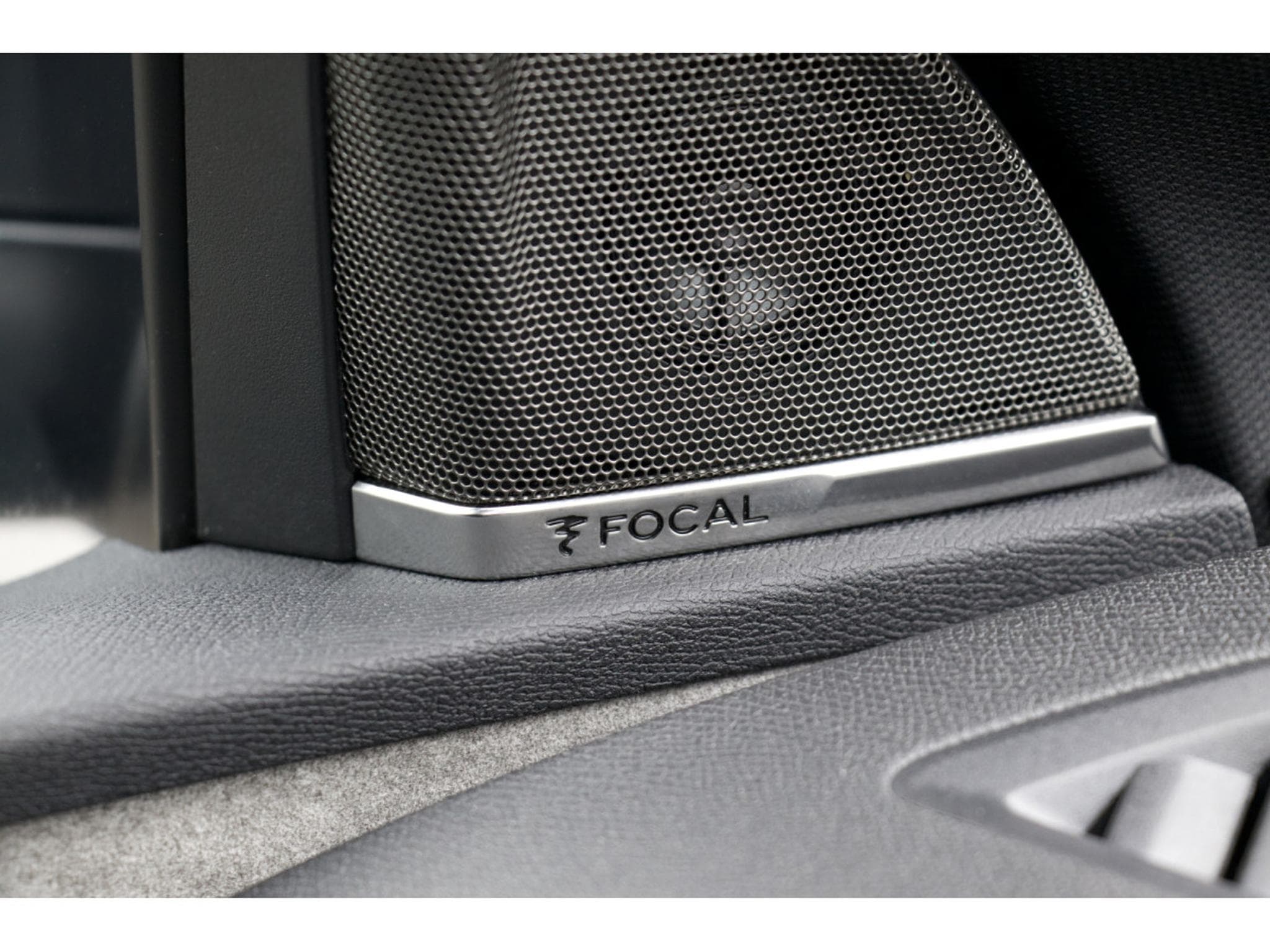 Peugeot 3008 BlueHDi GT AHK ACC Massage Pano. Focal 360° (2024) - Photo 11