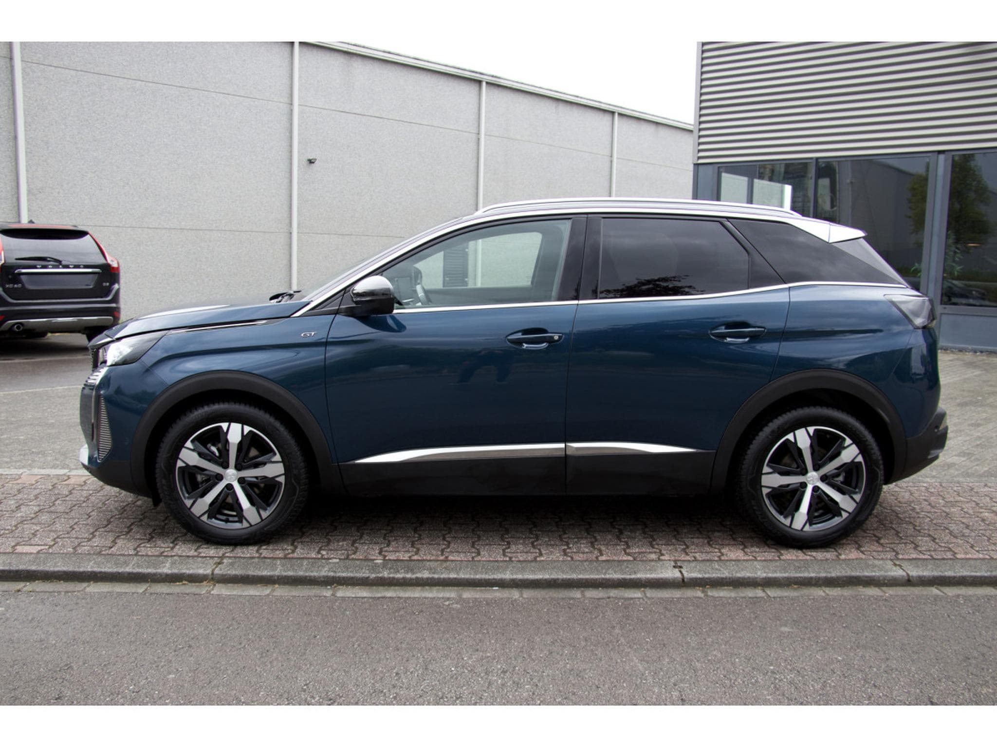 Peugeot 3008 BlueHDi GT AHK ACC Massage Pano. Focal 360° (2024) - Photo 2