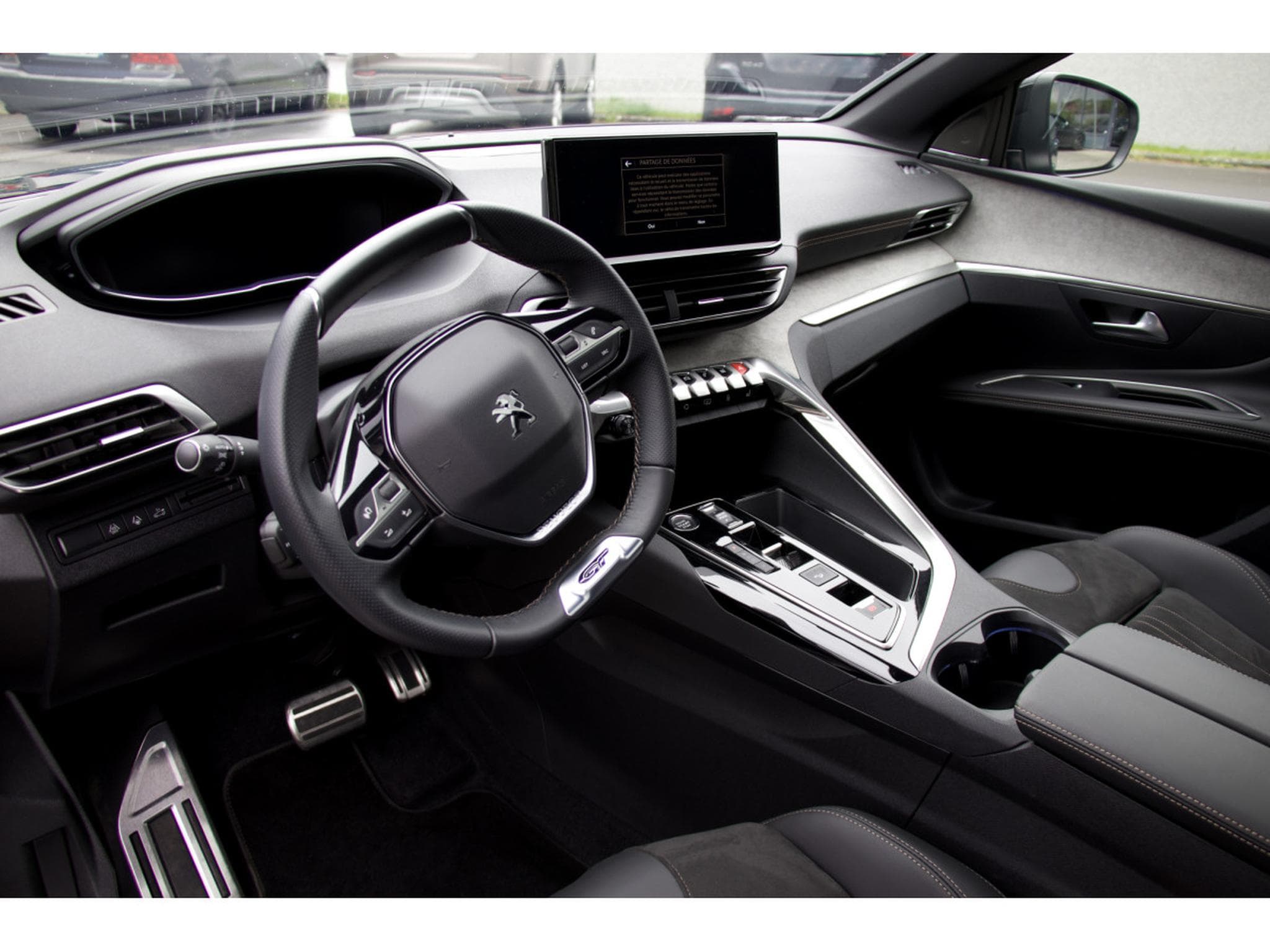 Peugeot 3008 BlueHDi GT AHK ACC Massage Pano. Focal 360° (2024) - Photo 7