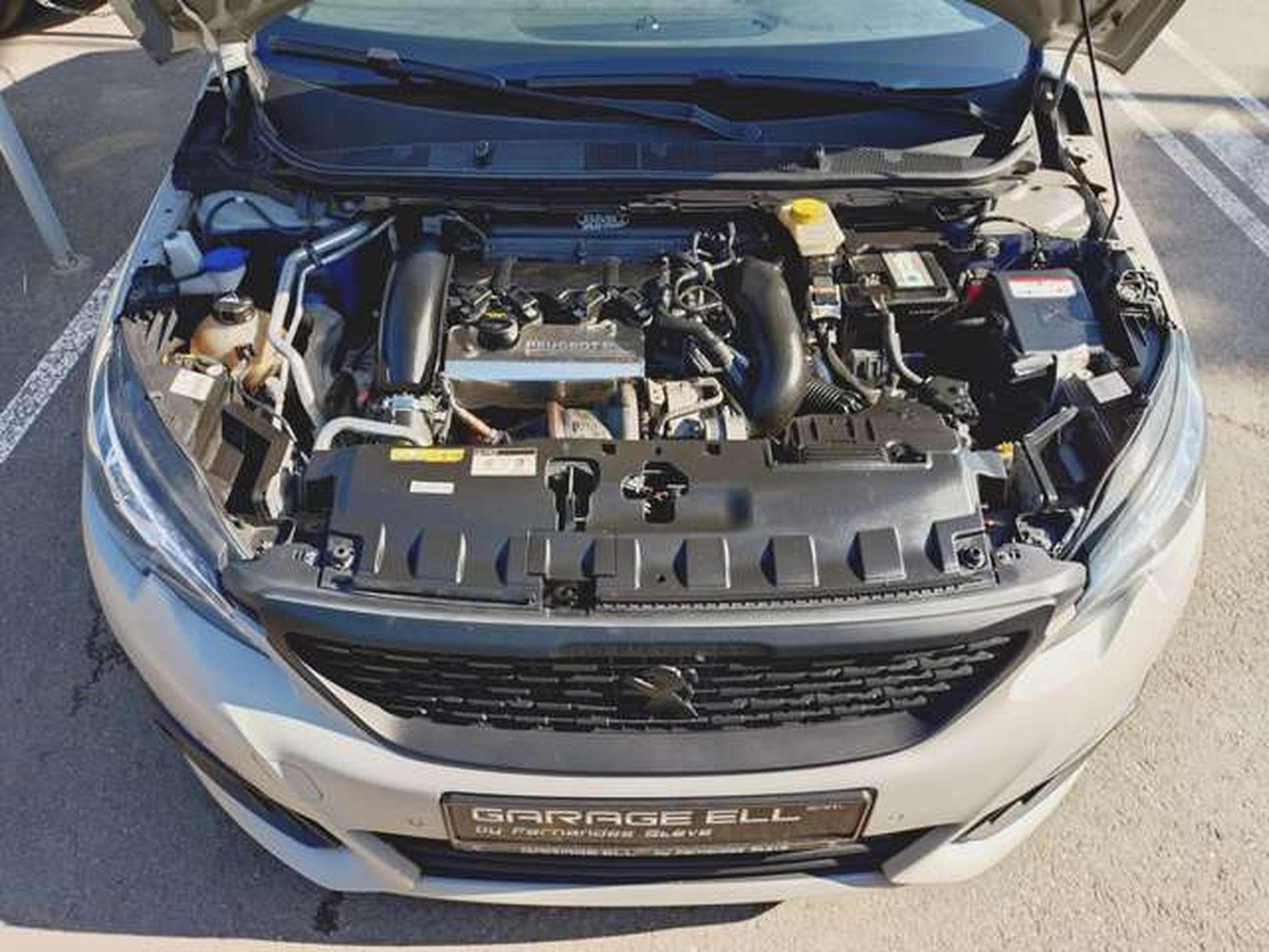 Peugeot 308 GTi (2018) - Photo 11