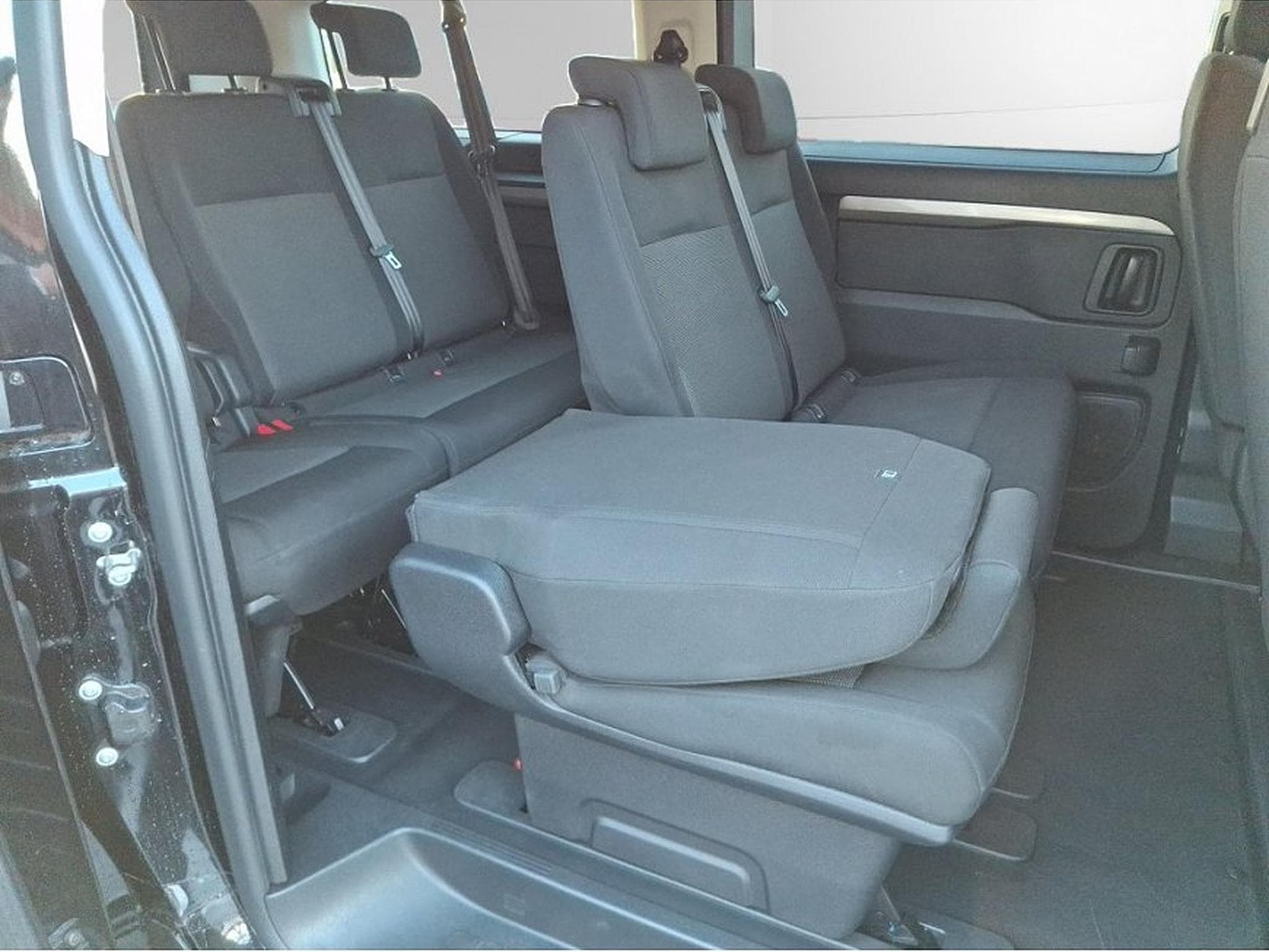 Opel Zafira (2026) - Photo 9